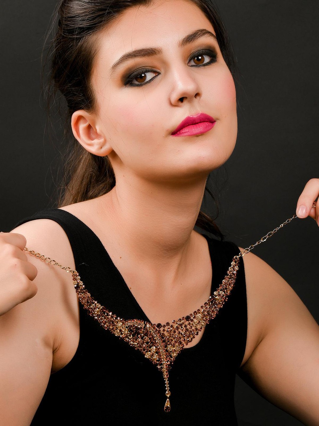 

ODETTE Stone Studded Necklace & Earring Set, Gold
