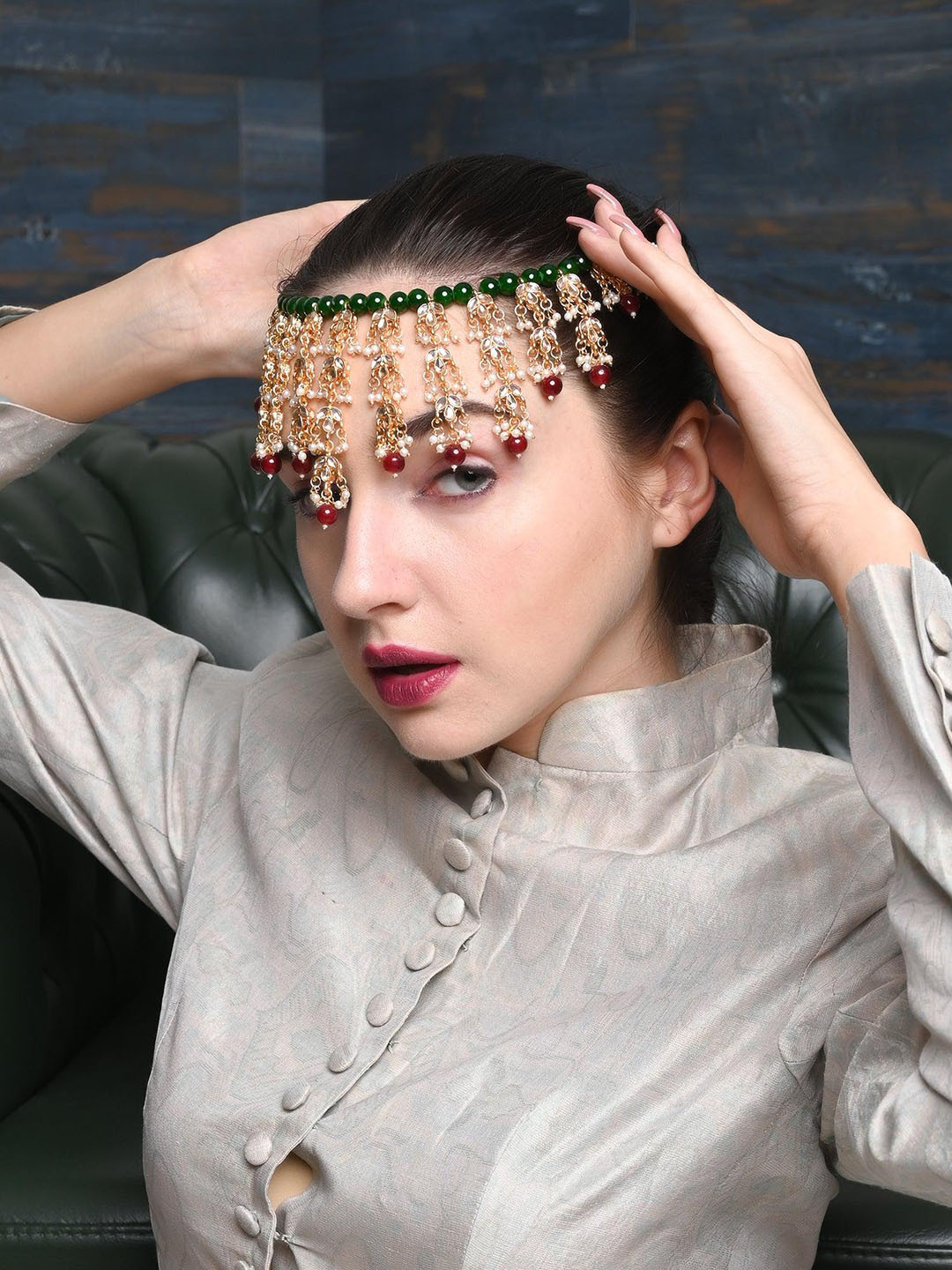 

ODETTE Stone Studded Necklace & Earring Set, Gold