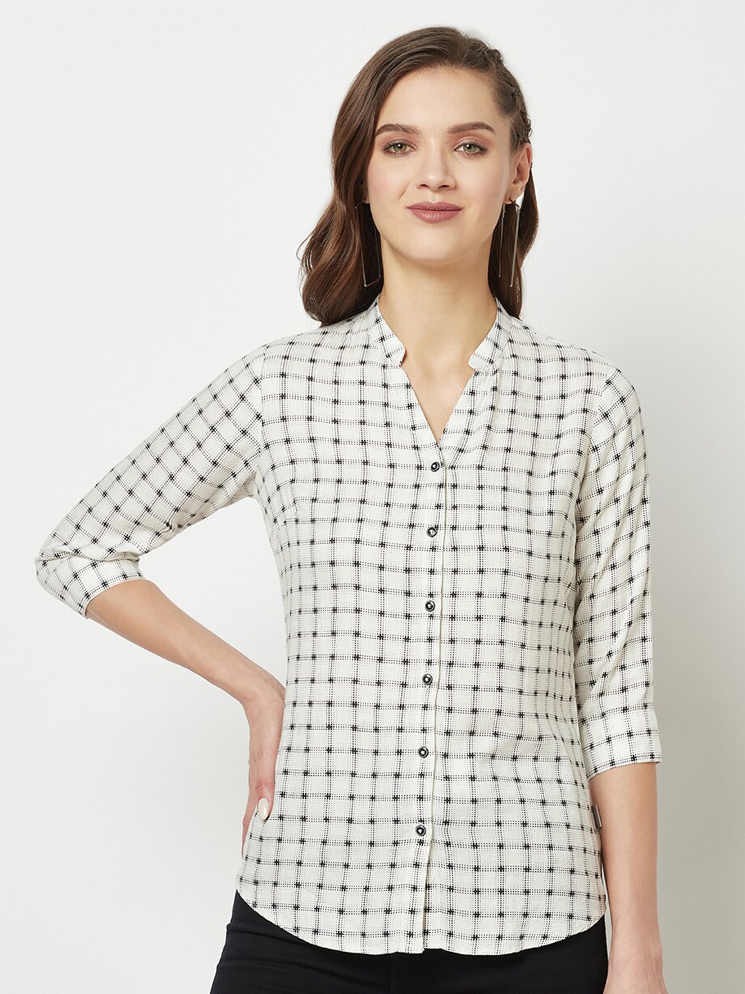 

Crimsoune Club Geometric Printed Mandarin Collar Slim Fit Casual Shirt, Off white