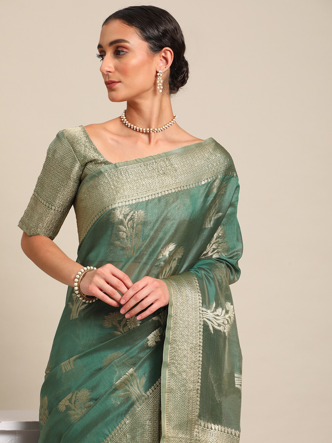 

all about you Green & Gold-Toned Woven Design Zari Organza Saree