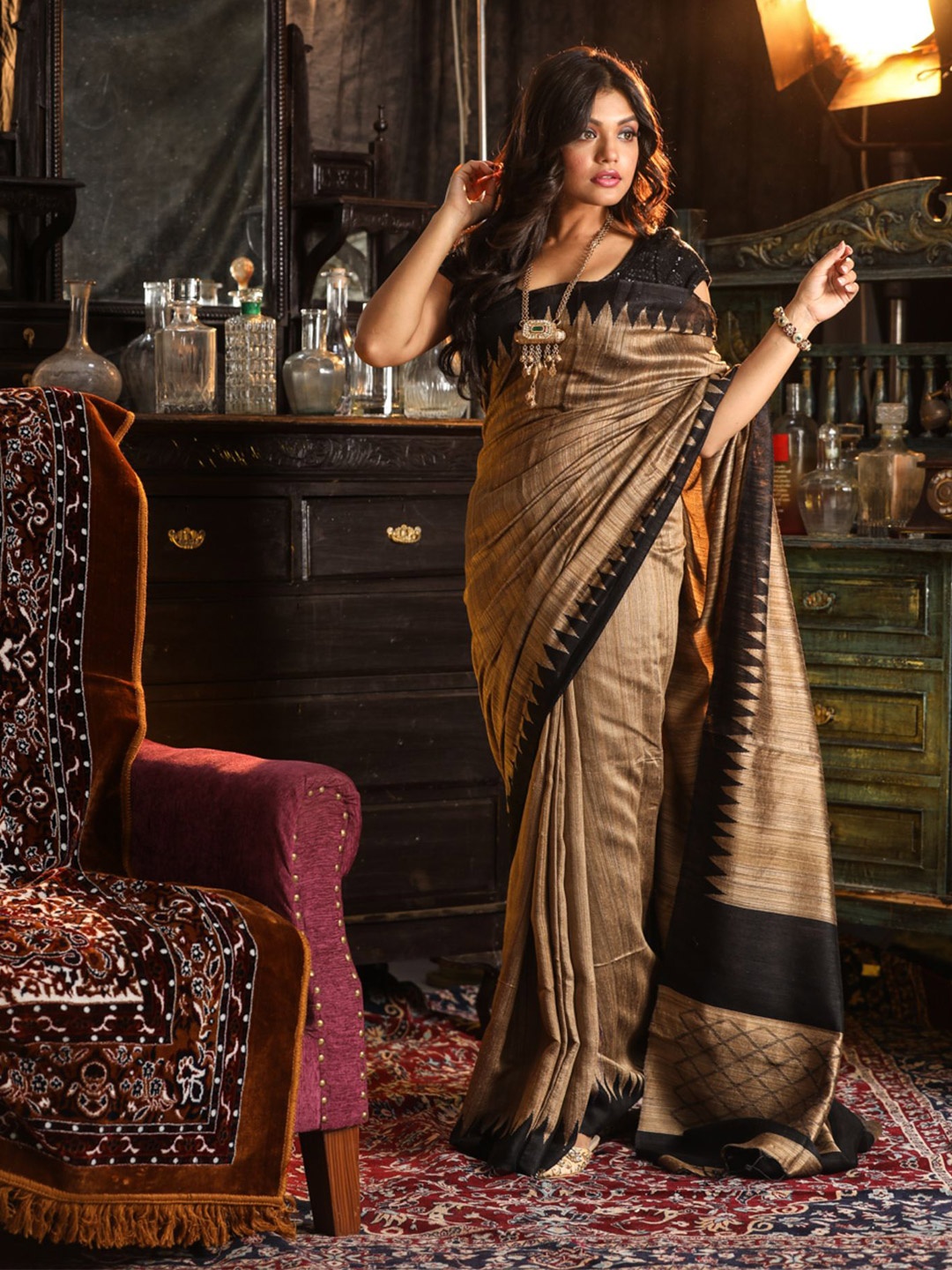 

Mitera Beige And Black Pure Silk Saree With Blouse Piece