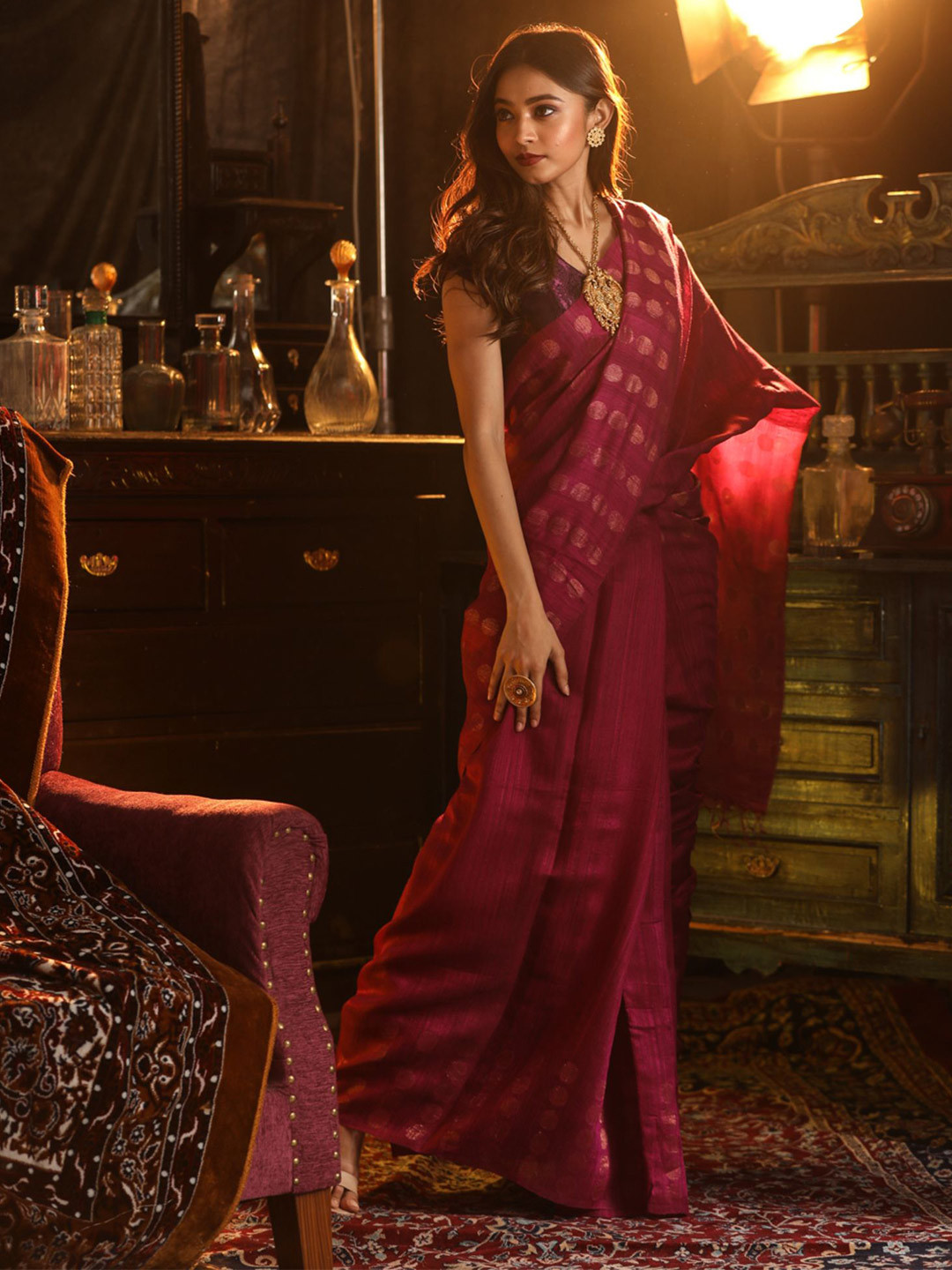 

Mitera Pink & Gold-Toned Ethnic Motifs Woven Design Zari Pure Silk Saree