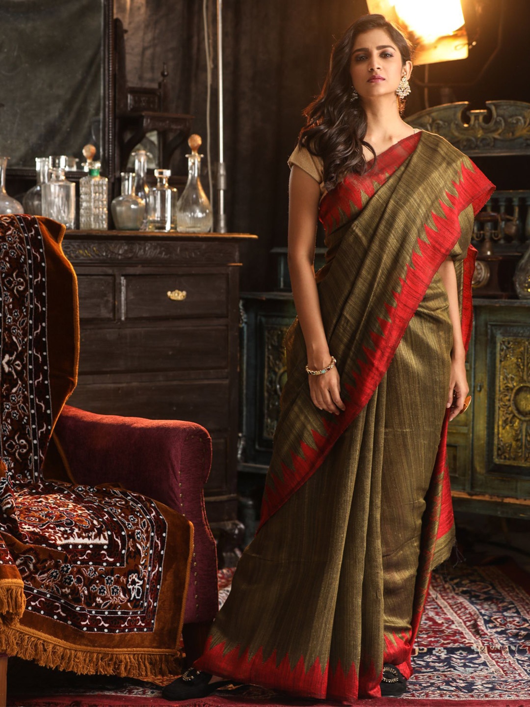 

Mitera Brown & Red Pure Silk Saree With Blouse Piece