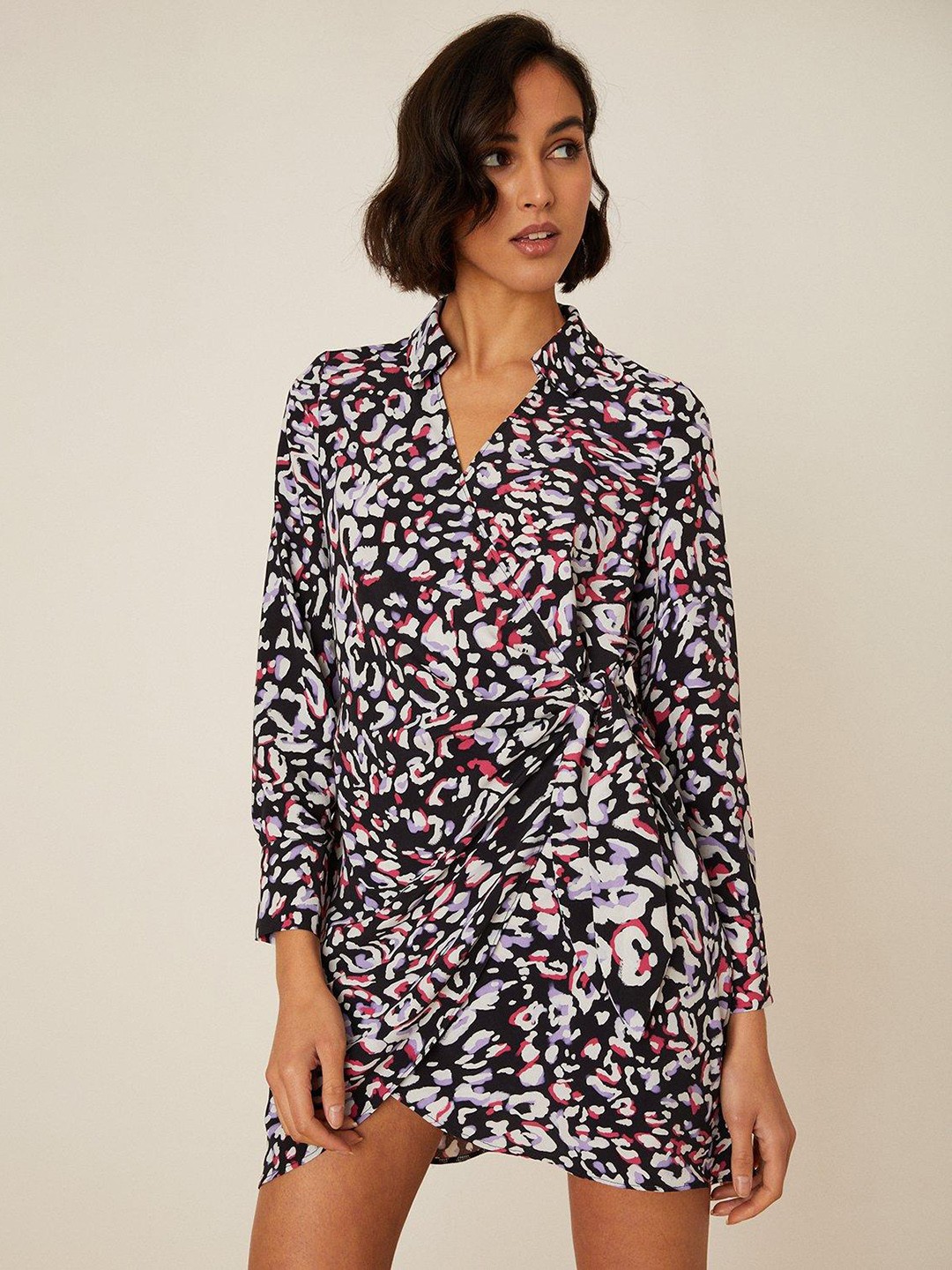 

DOROTHY PERKINS Abstract Print Mini Wrap Dress, Black