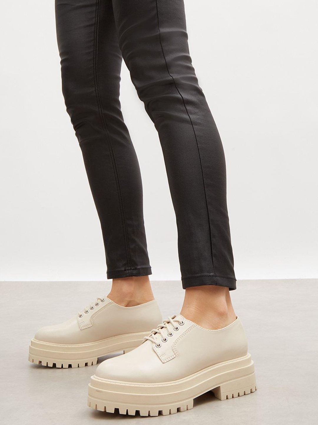 

DOROTHY PERKINS Faith Women Chunky Derbys, Cream
