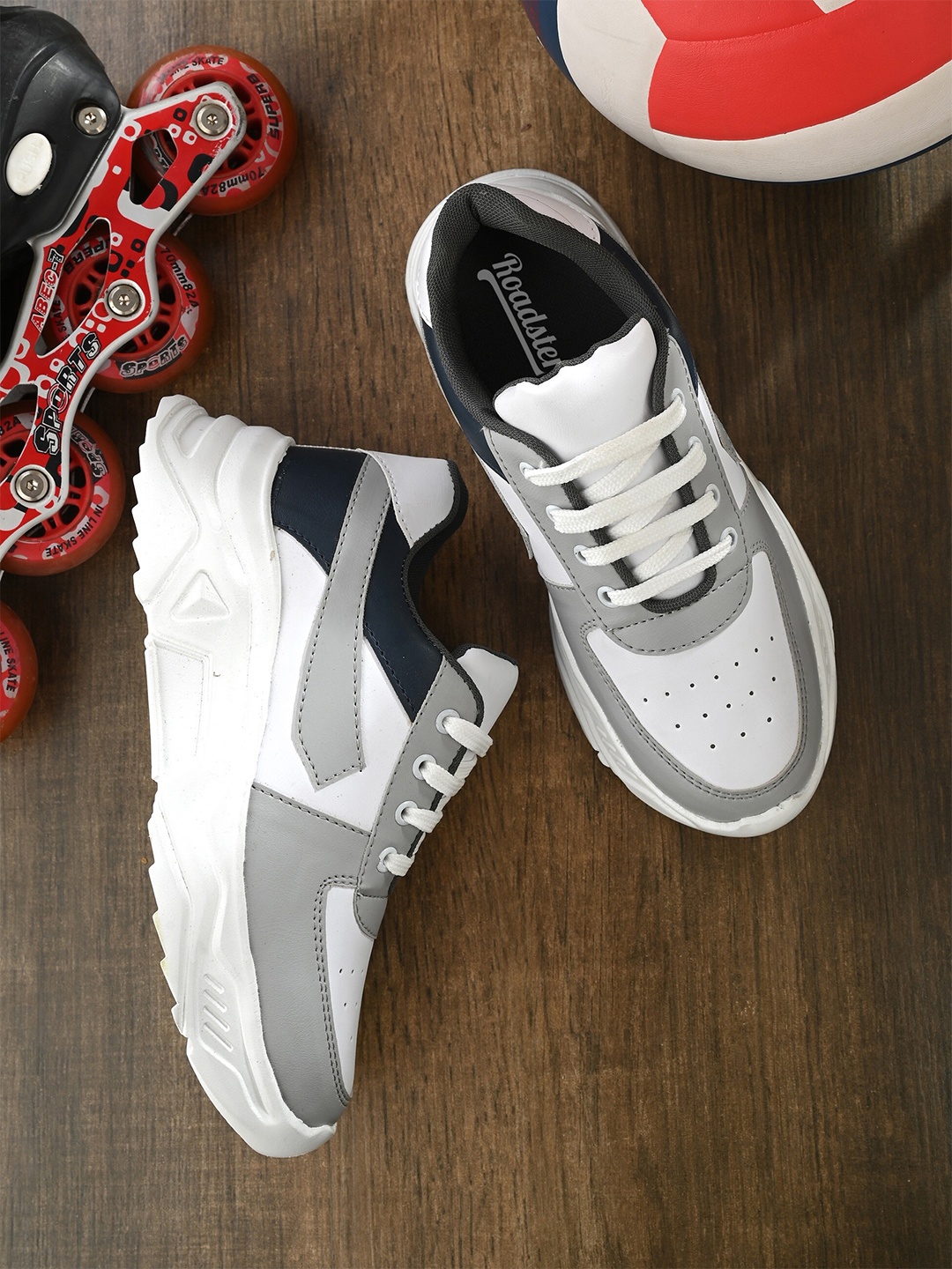 

Roadster Women Grey & White Colourblocked Mesh Non-Marking Running Shoes