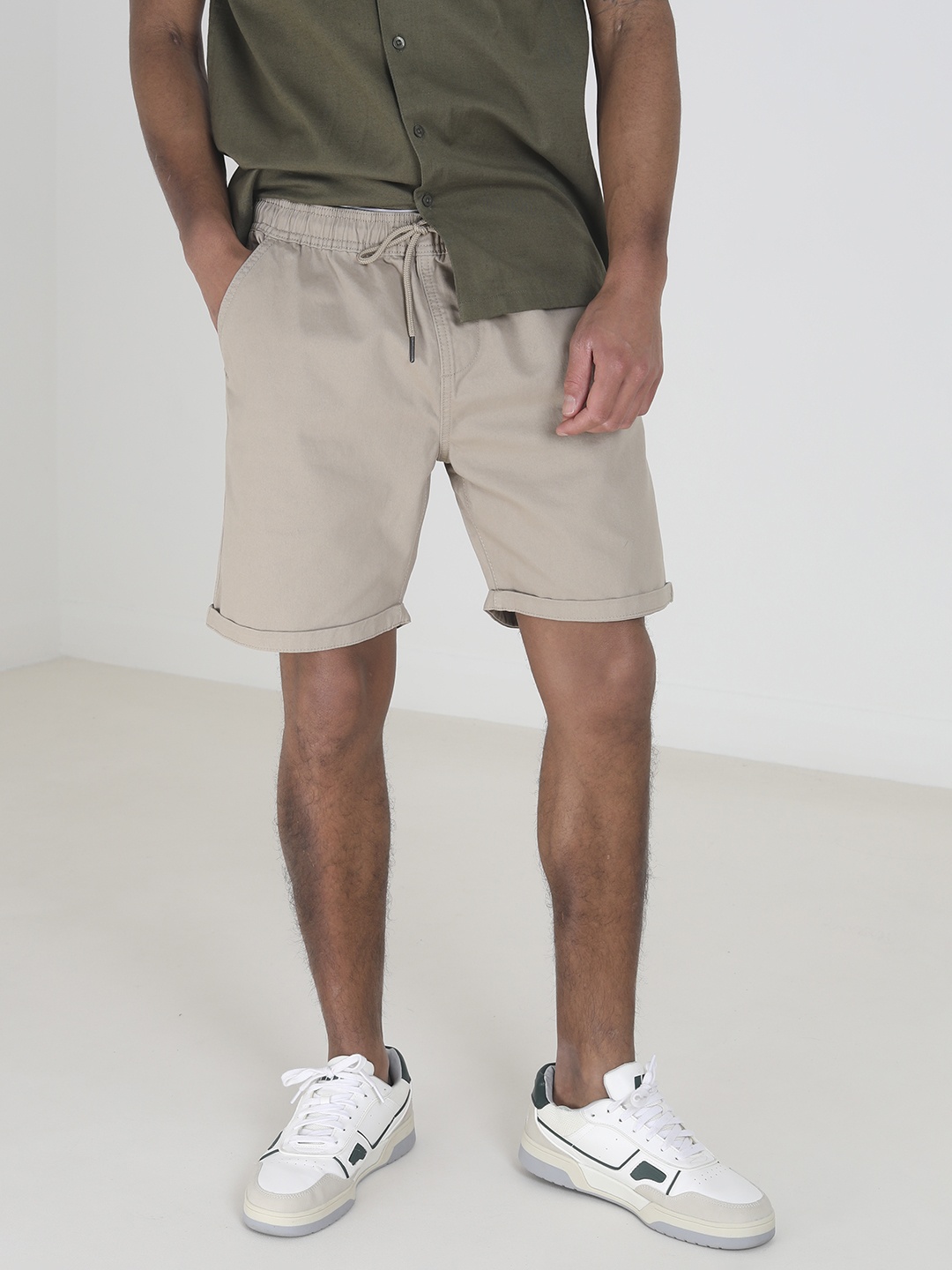 

BRAVE SOUL Men Cotton Solid Regular Fit Chino Shorts, Beige