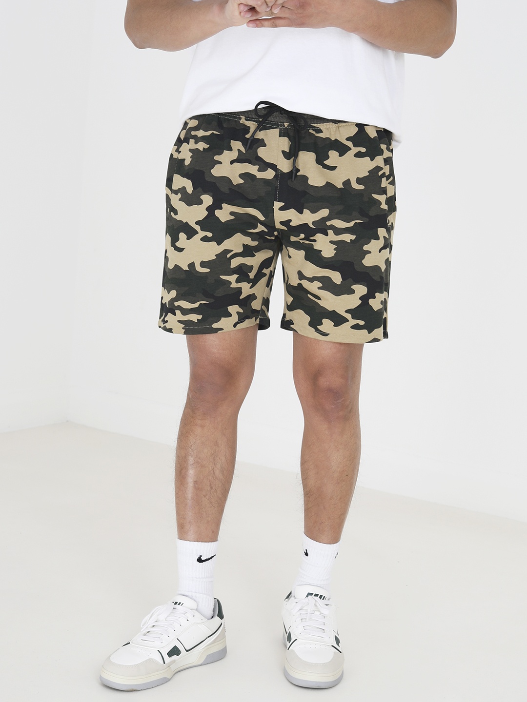 

BRAVE SOUL Men Camouflage Printed Shorts, Khaki
