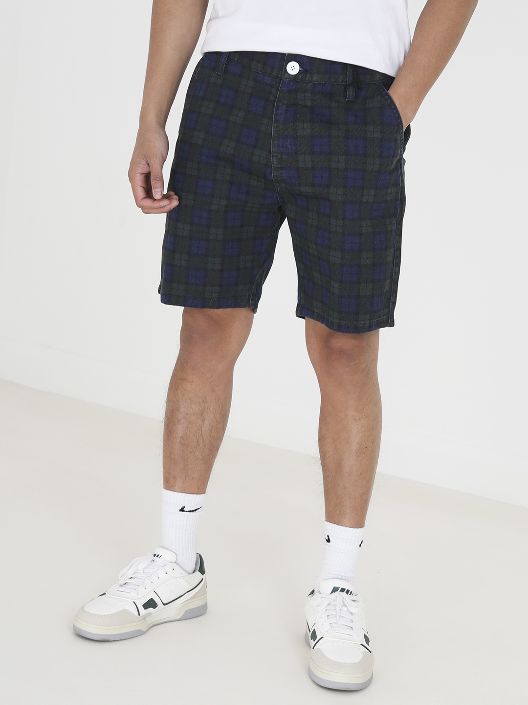 

BRAVE SOUL Men Pure Cotton Checked Shorts, Navy blue