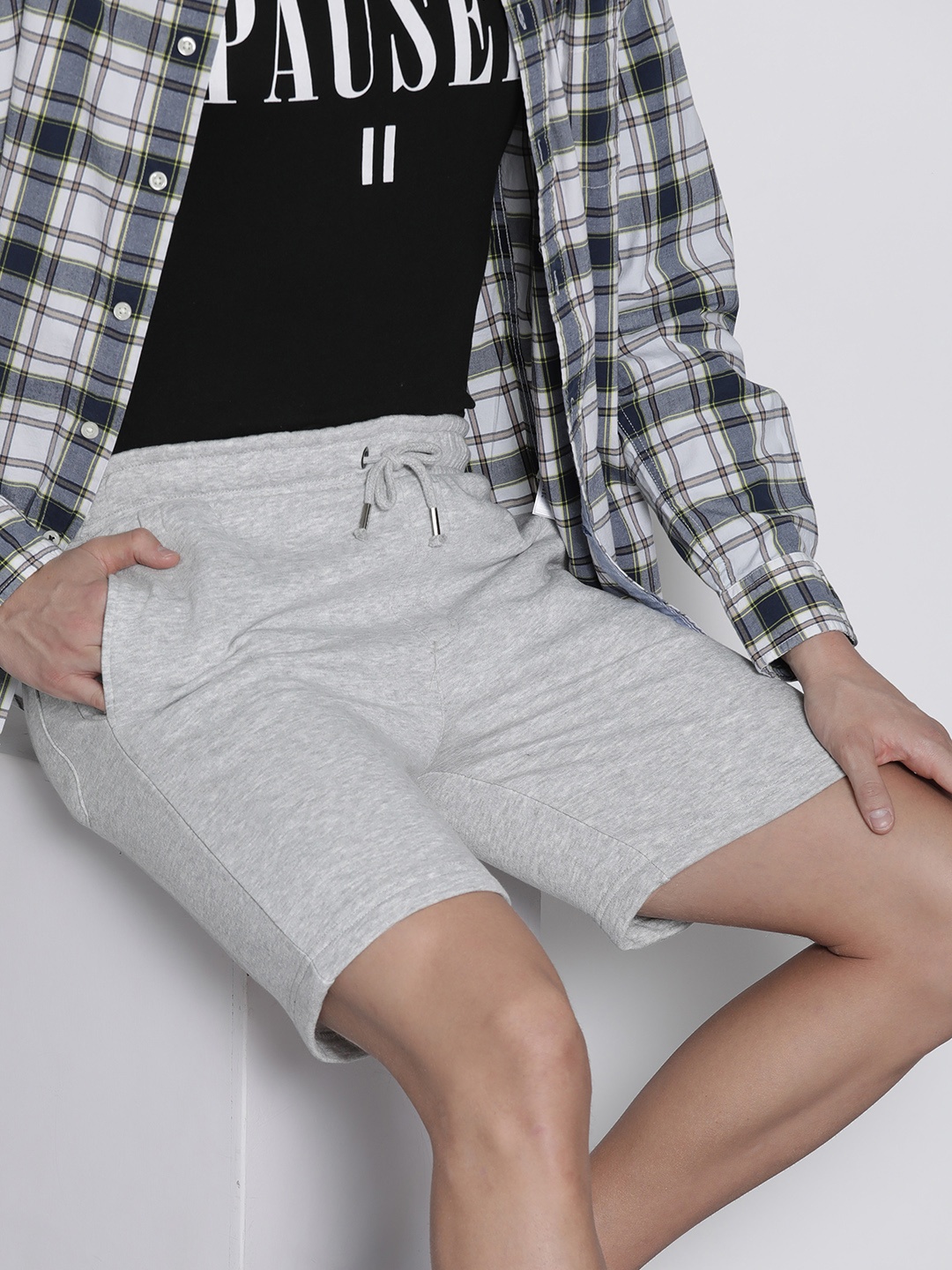 

BRAVE SOUL Men Solid Regular Fit Shorts, Grey