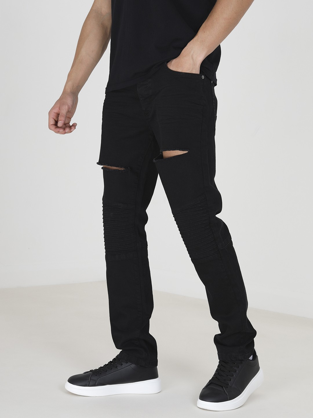 

BRAVE SOUL Men Skinny Fit Mildly Distressed Stretchable Jeans, Black