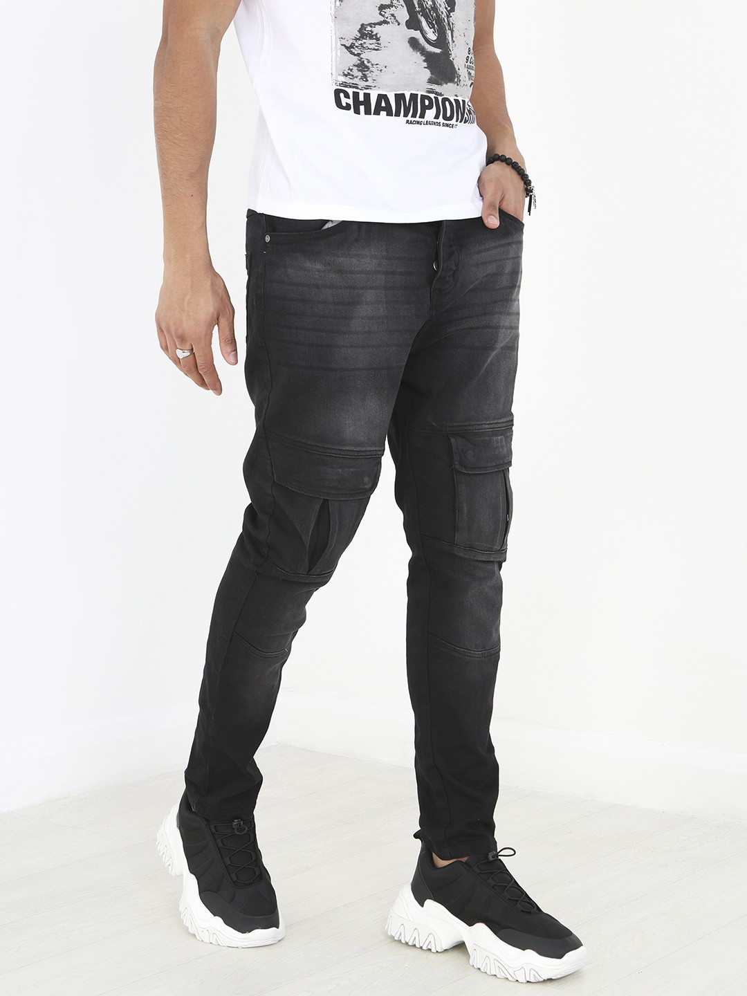 

BRAVE SOUL Men Skinny Fit Light Fade Stretchable Jeans, Charcoal