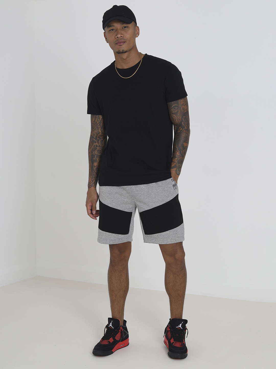 

BRAVE SOUL Men Colourblocked Shorts, Grey