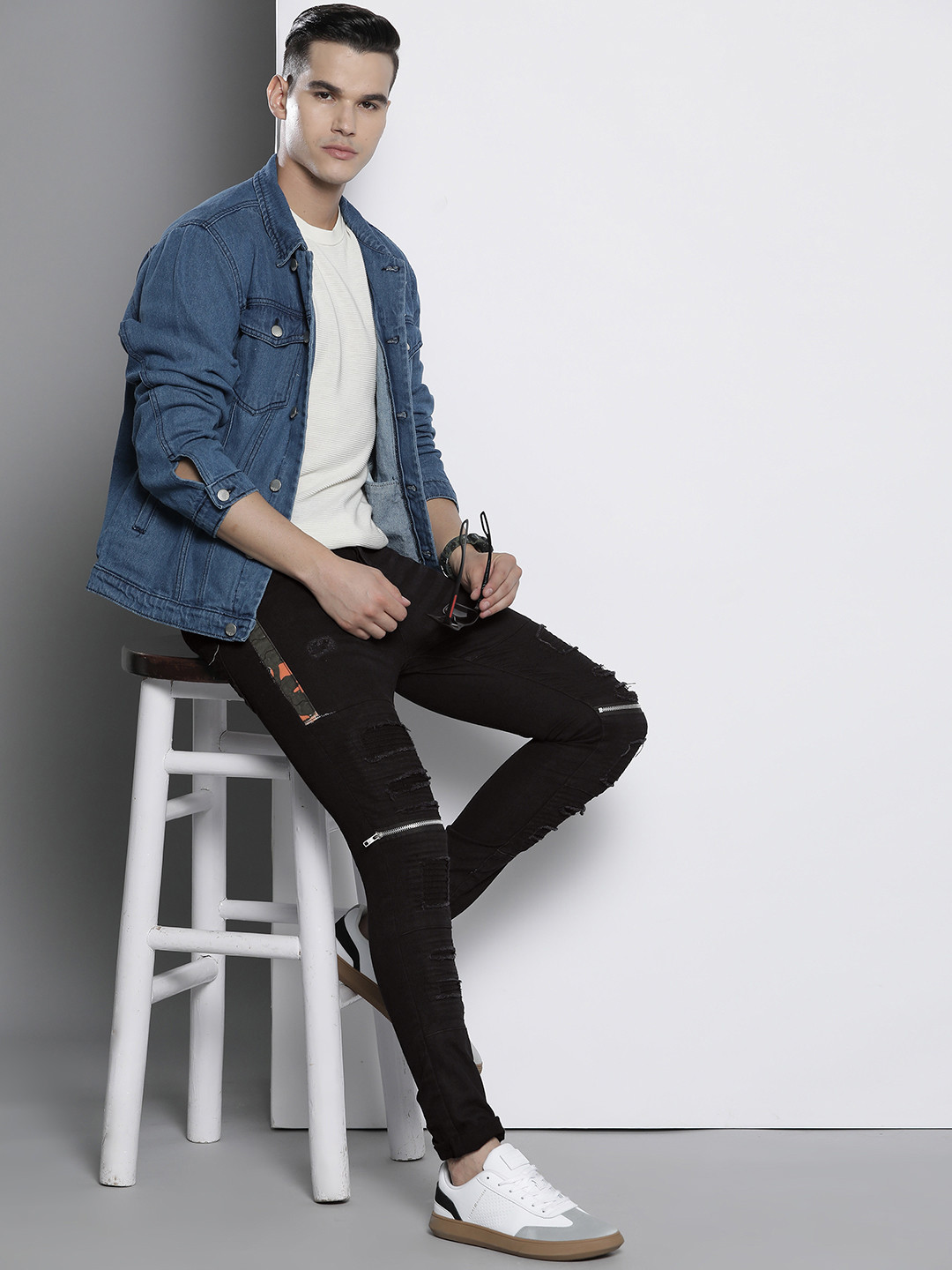 

BRAVE SOUL Men Distressed Zip Detail Skinny Fit Biker Jeans, Black