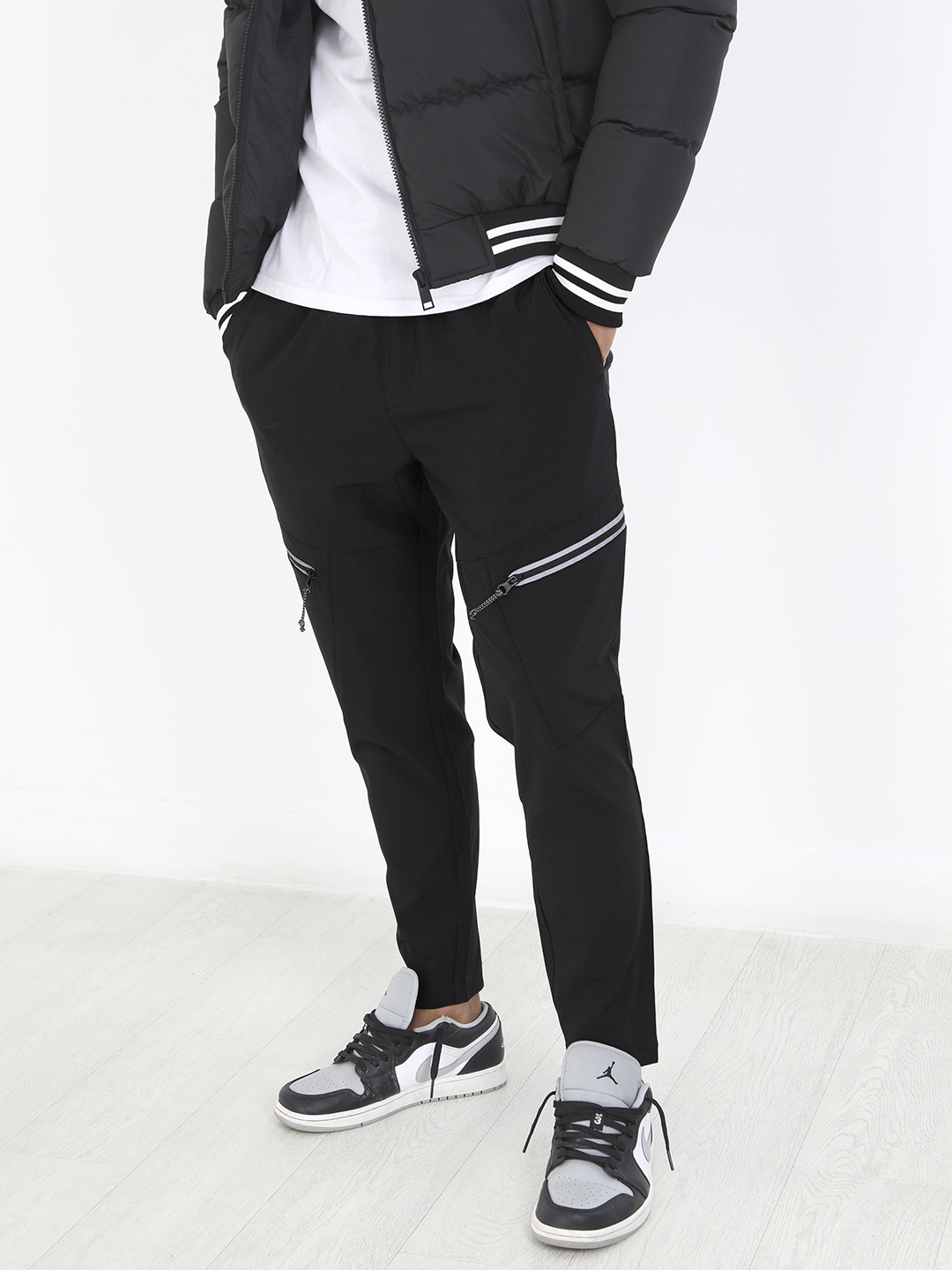

BRAVE SOUL Men Skinny Fit Trousers With Reflective Zip Pockets, Black