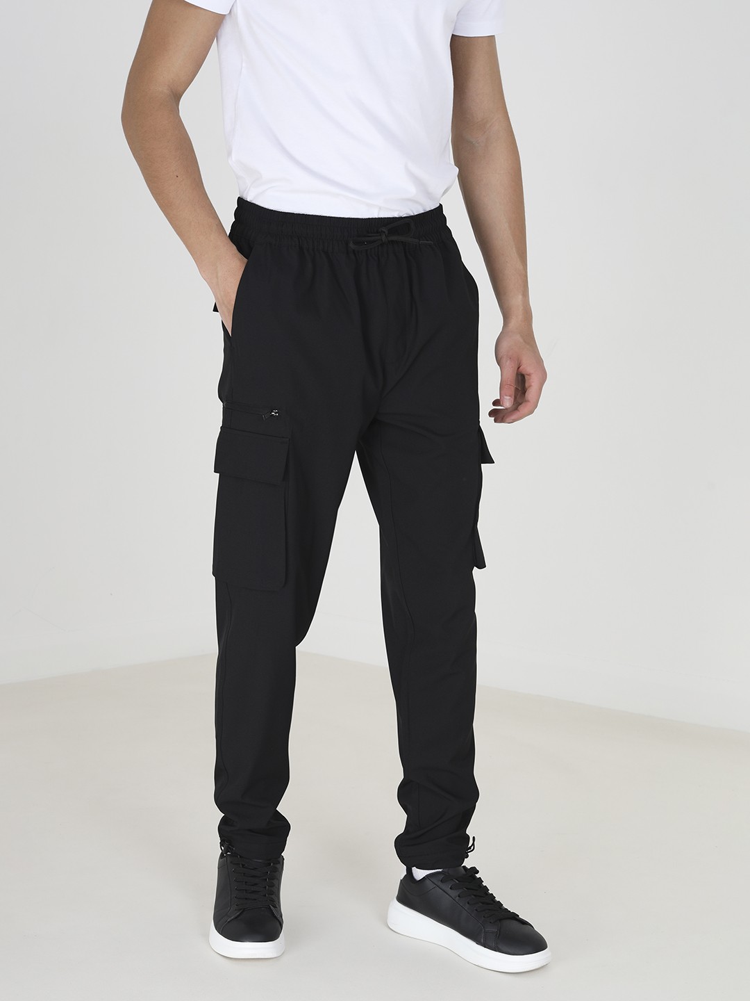 

BRAVE SOUL Men Cargos Trousers, Black
