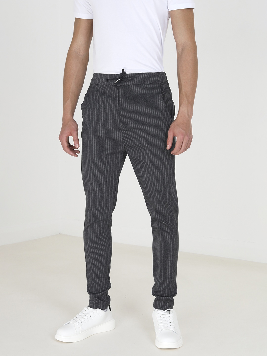 

BRAVE SOUL Men Pinstriped Slim Fit Trousers, Charcoal