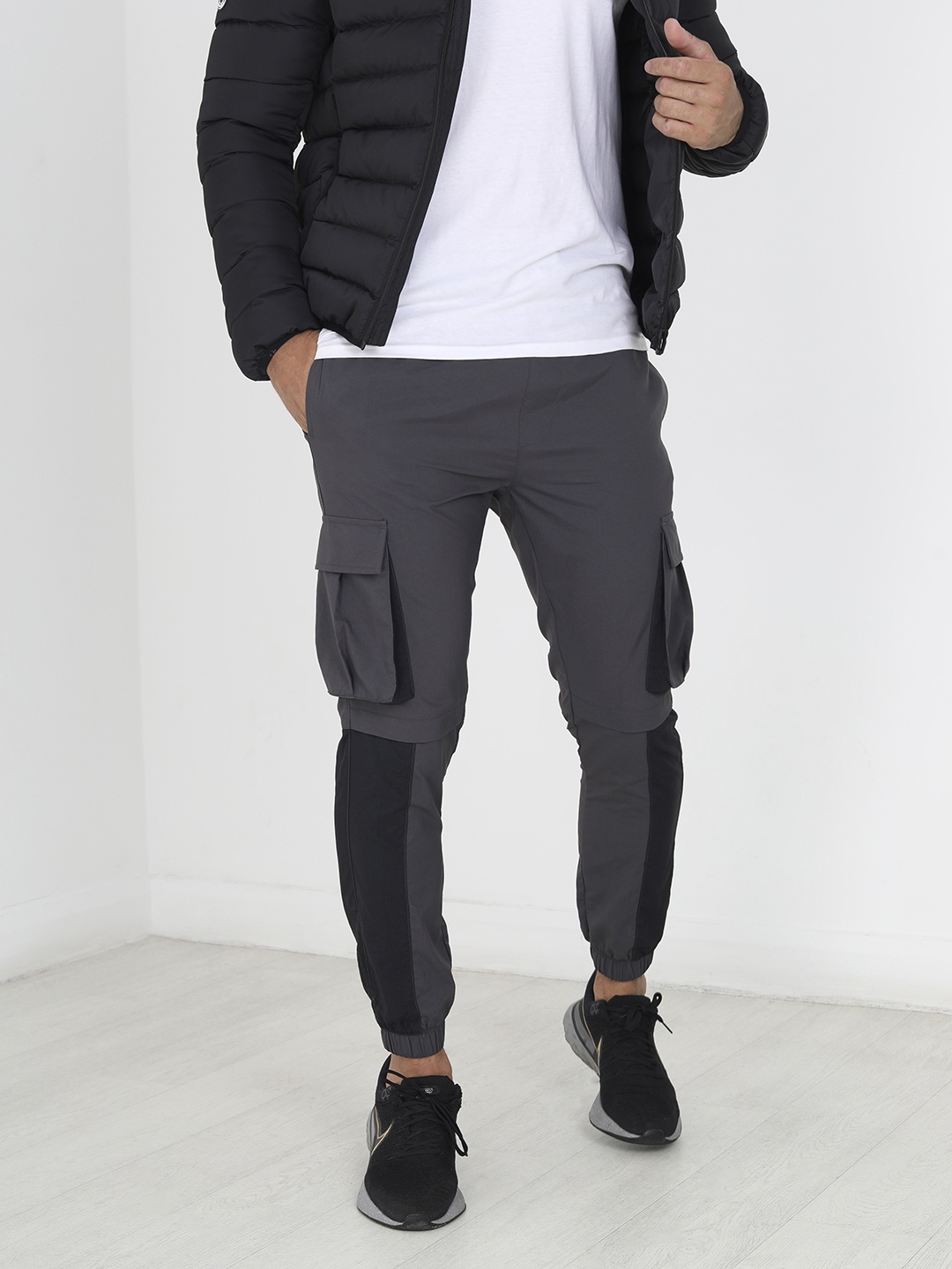 

BRAVE SOUL Men Slim Fit Cargos Trousers, Grey