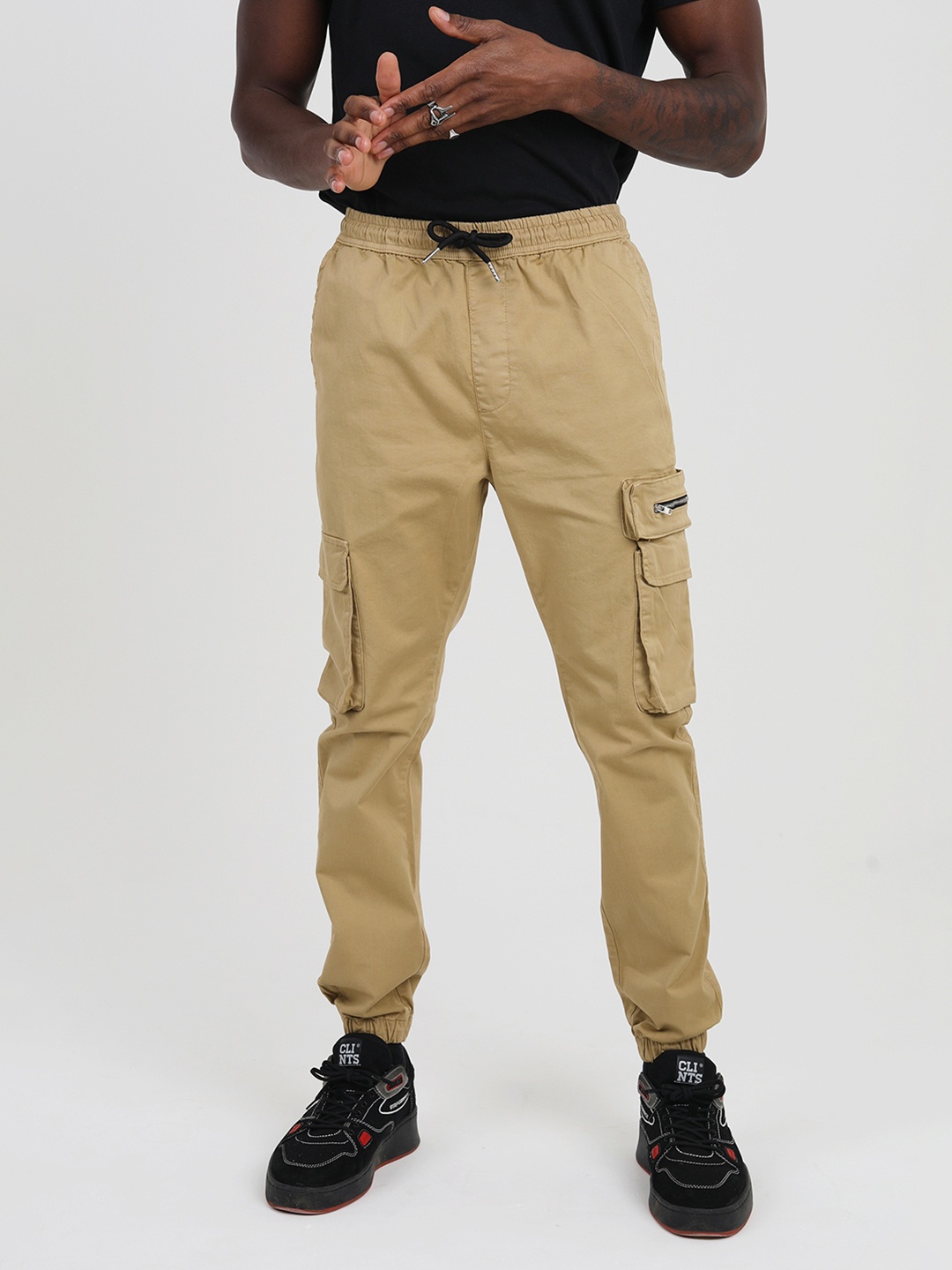 

BRAVE SOUL Men Slim Fit Cargos, Khaki