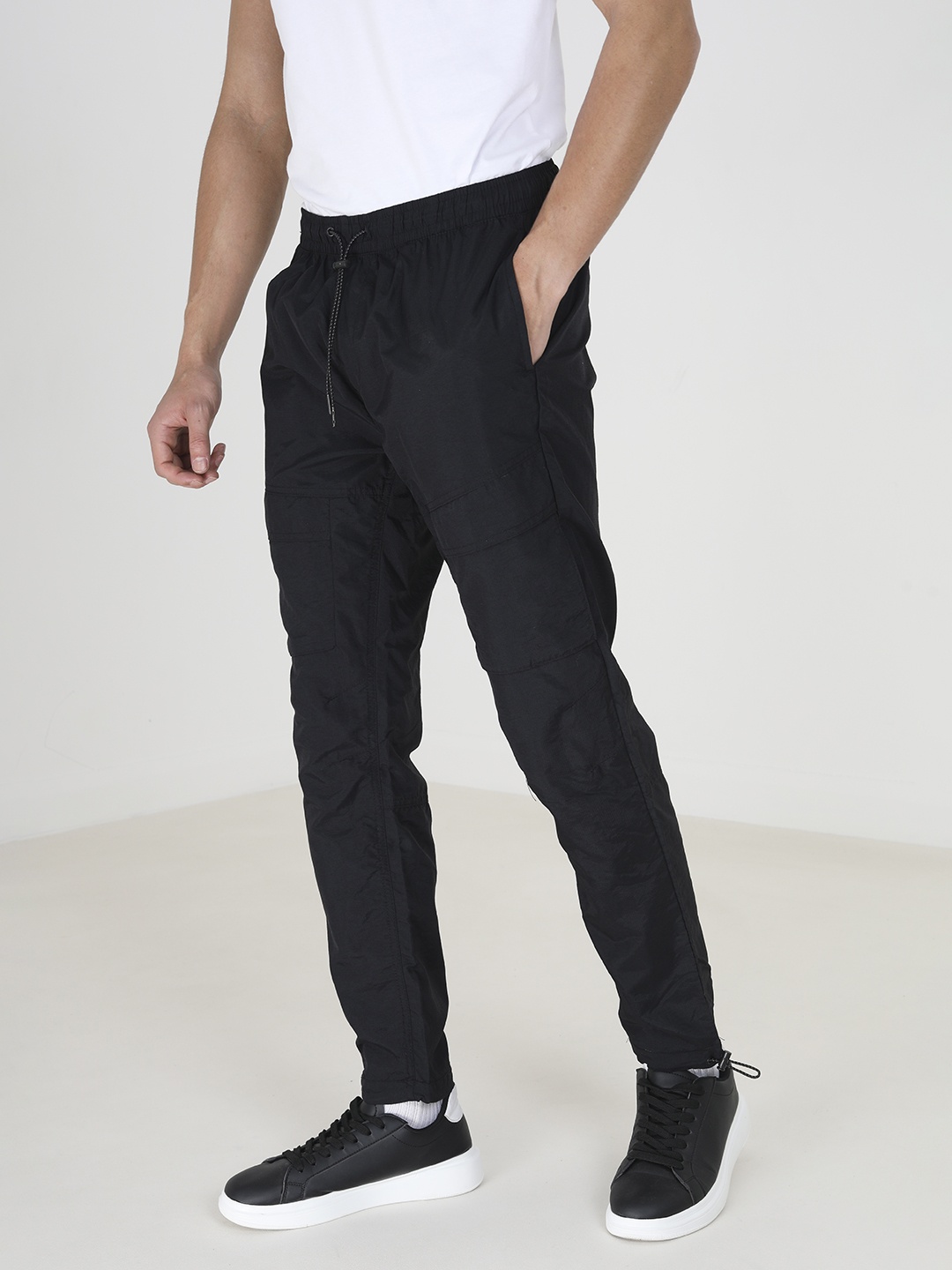 

BRAVE SOUL Men Slim Fit Cargos, Black