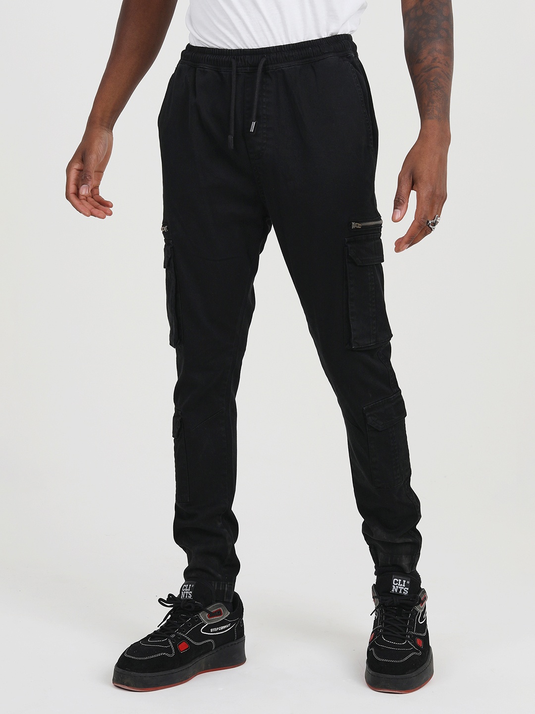 

BRAVE SOUL Men Slim Fit Cotton Cargos Trousers, Black