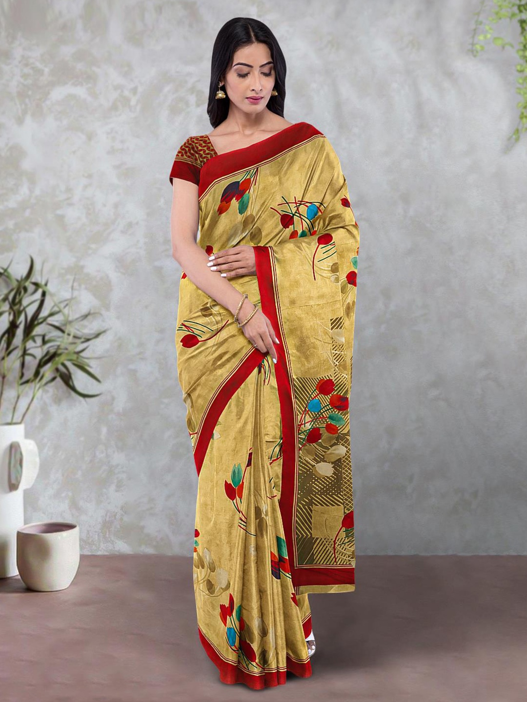 

Kalamandir Floral Printed Crepe Saree, Cream