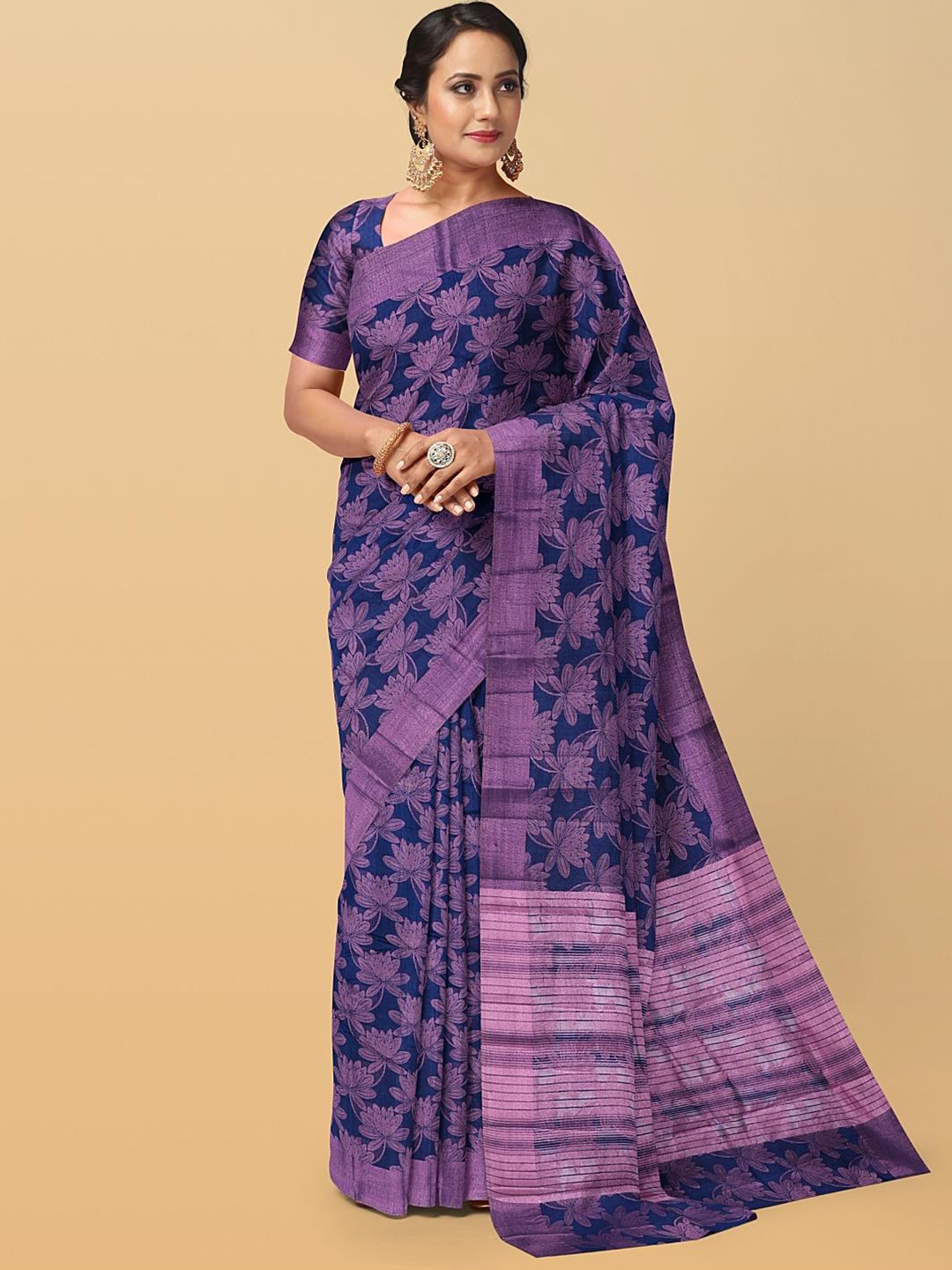 

Kalamandir Floral Print Pashmina Saree With Blouse Piece, Navy blue