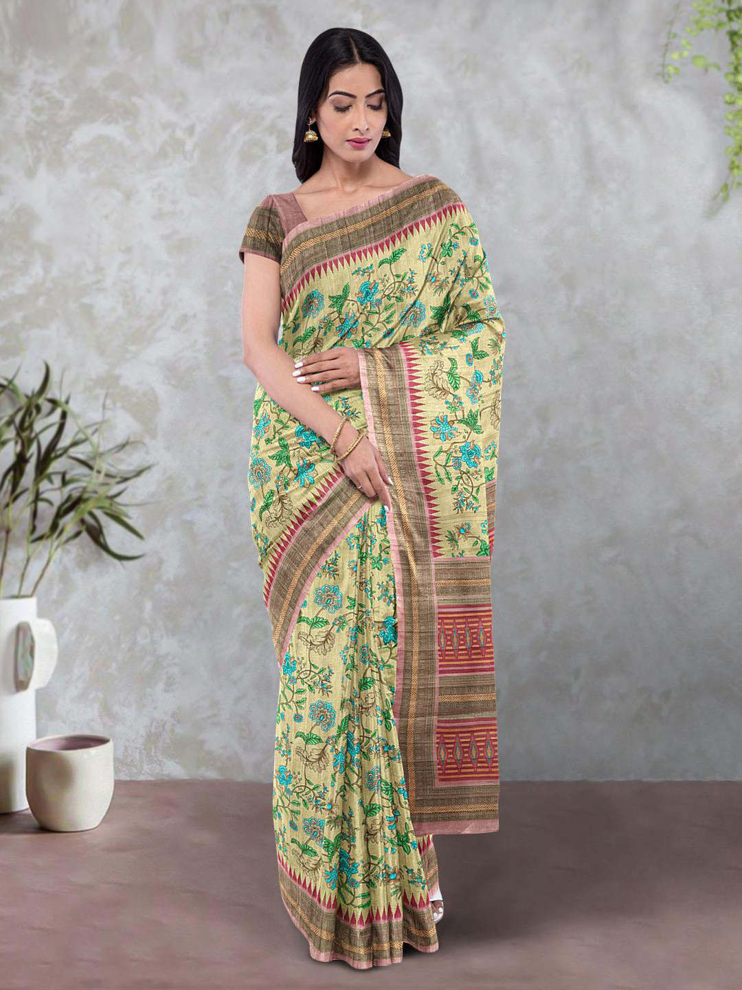 

Kalamandir Floral Printed Saree, Beige