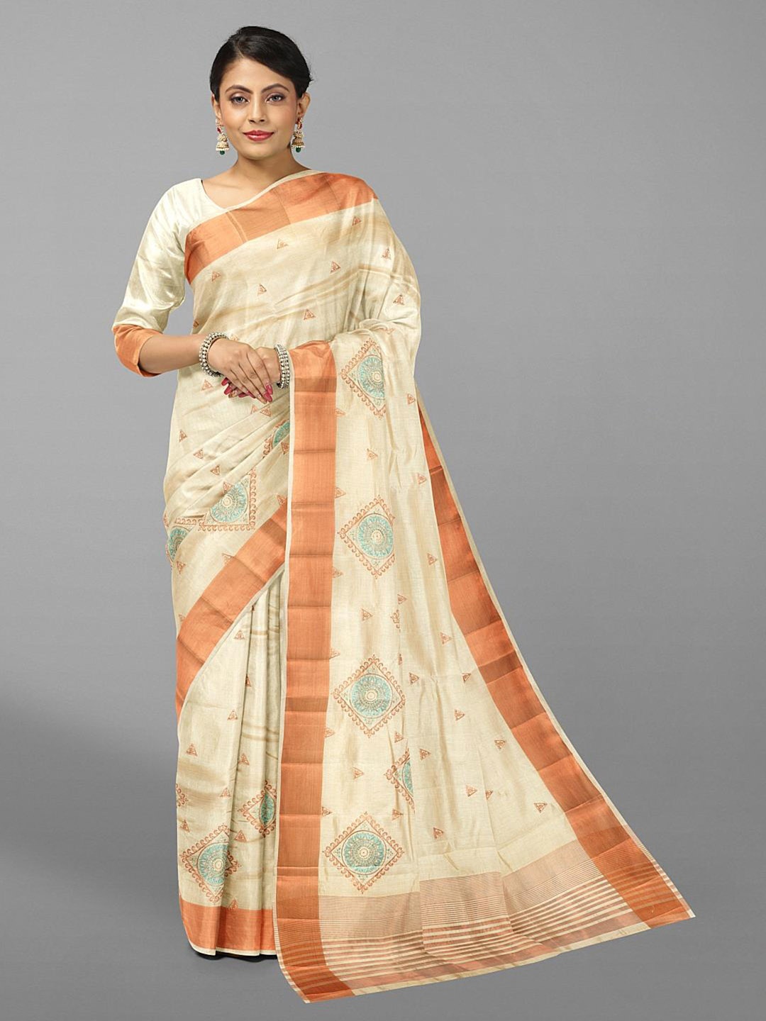 

Kalamandir Ethnic Motifs Woven Design Zari Pashmina Saree, Cream