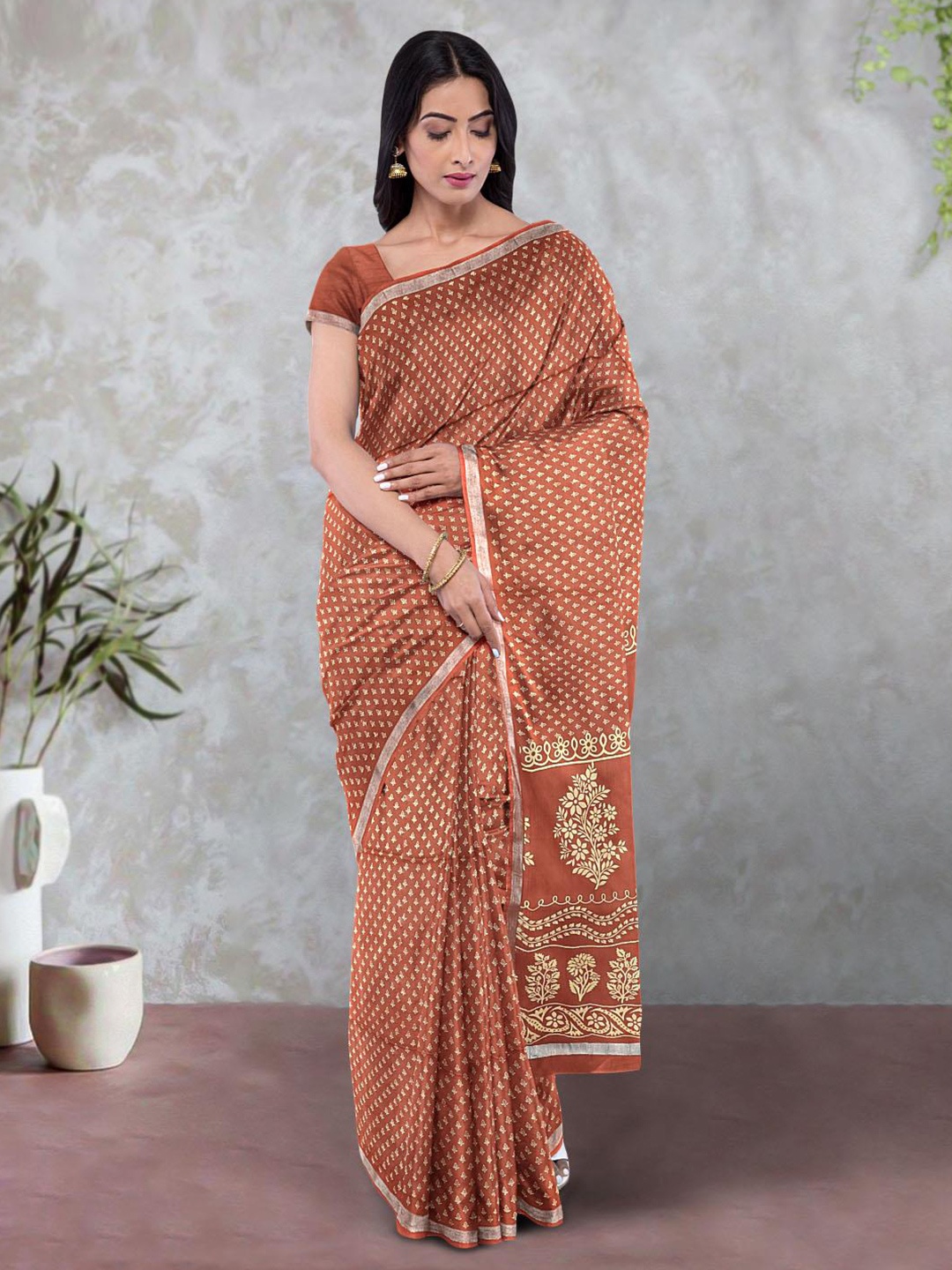 

Kalamandir Ethnic Motifs Printed Zari Saree, Rust