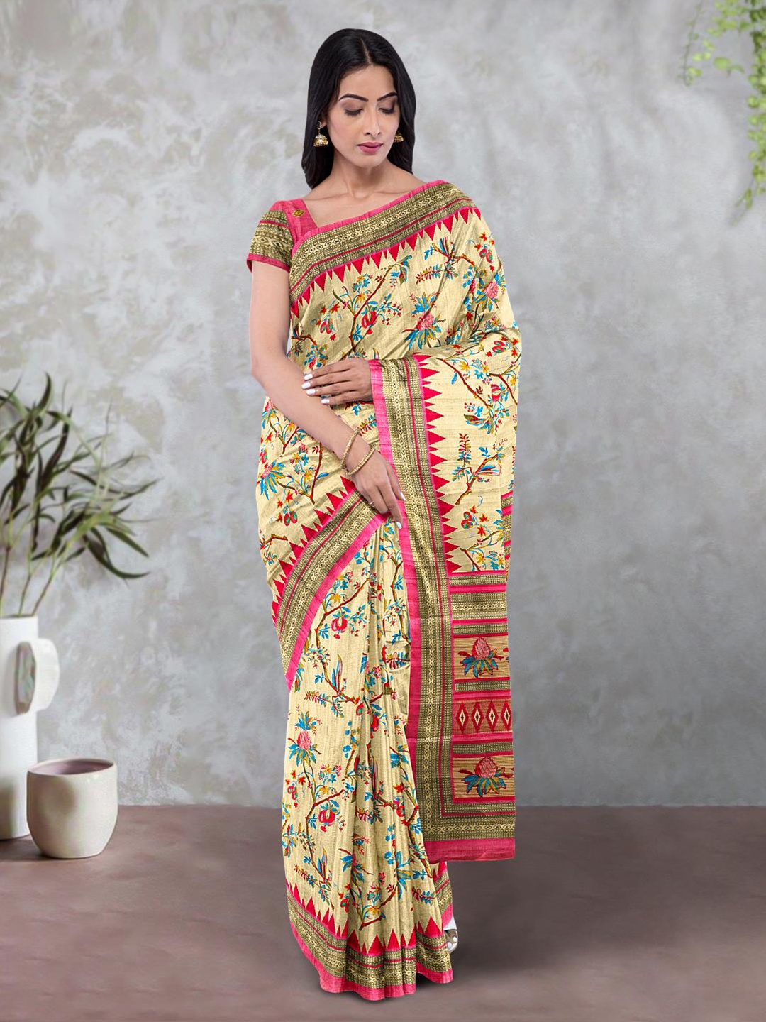 

Kalamandir Floral Printed Saree, Beige
