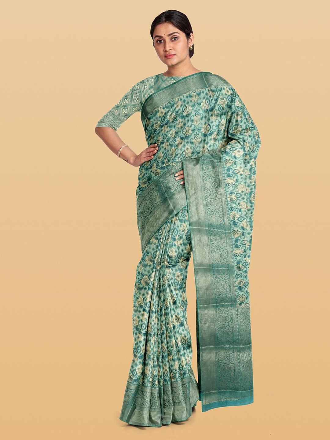 

Kalamandir Paisley Woven Design Zari Saree, Green