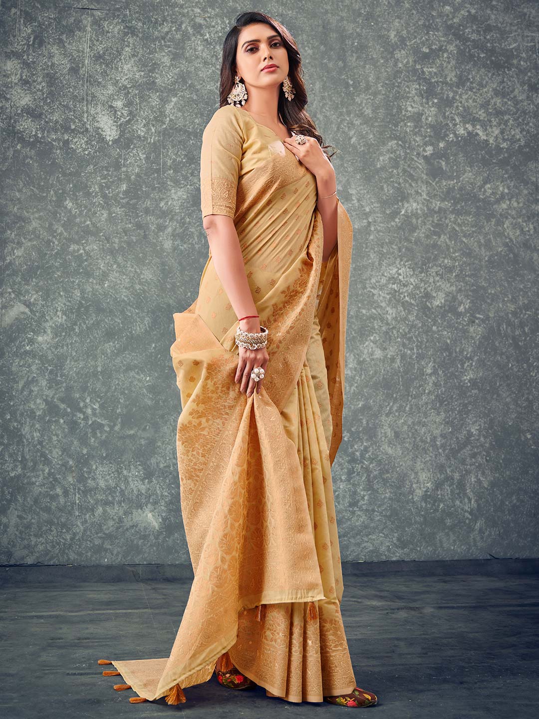 

KARAGIRI Floral Woven Design Zari Cotton Saree, Beige