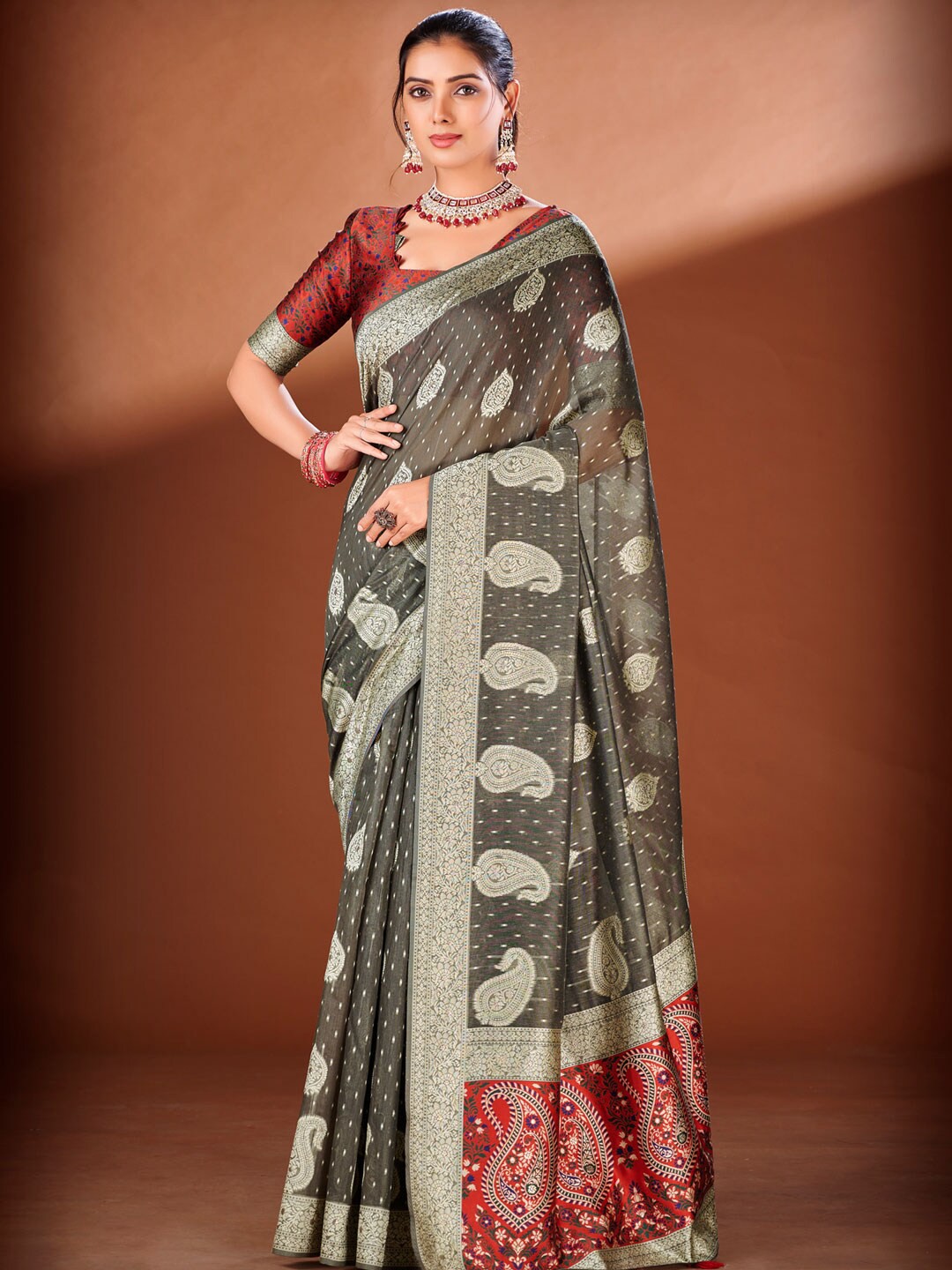 

KARAGIRI Paisley Woven Design Zari Saree, Green