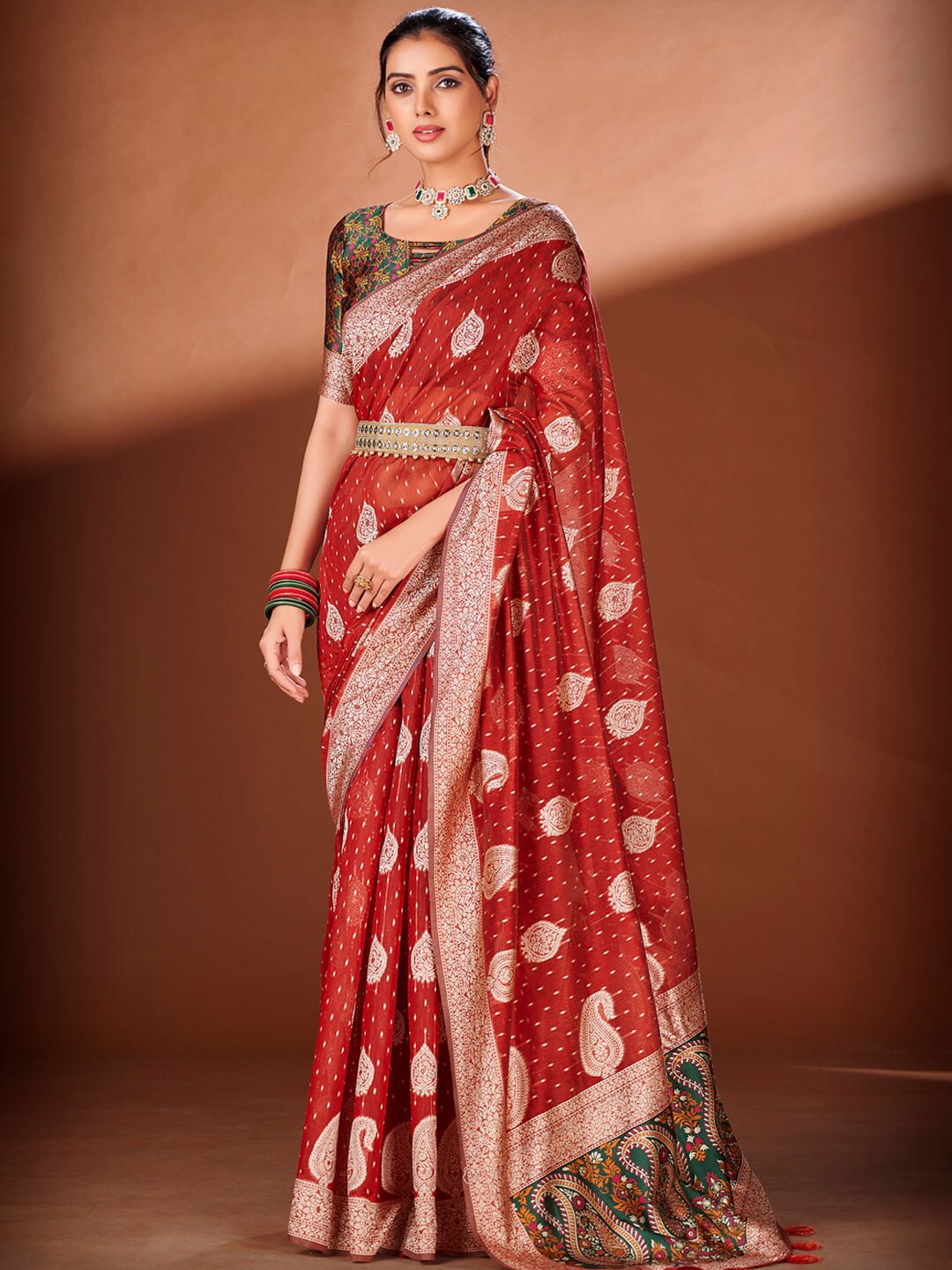 

KARAGIRI Ethnic Motifs Woven Design Zari Saree, Red