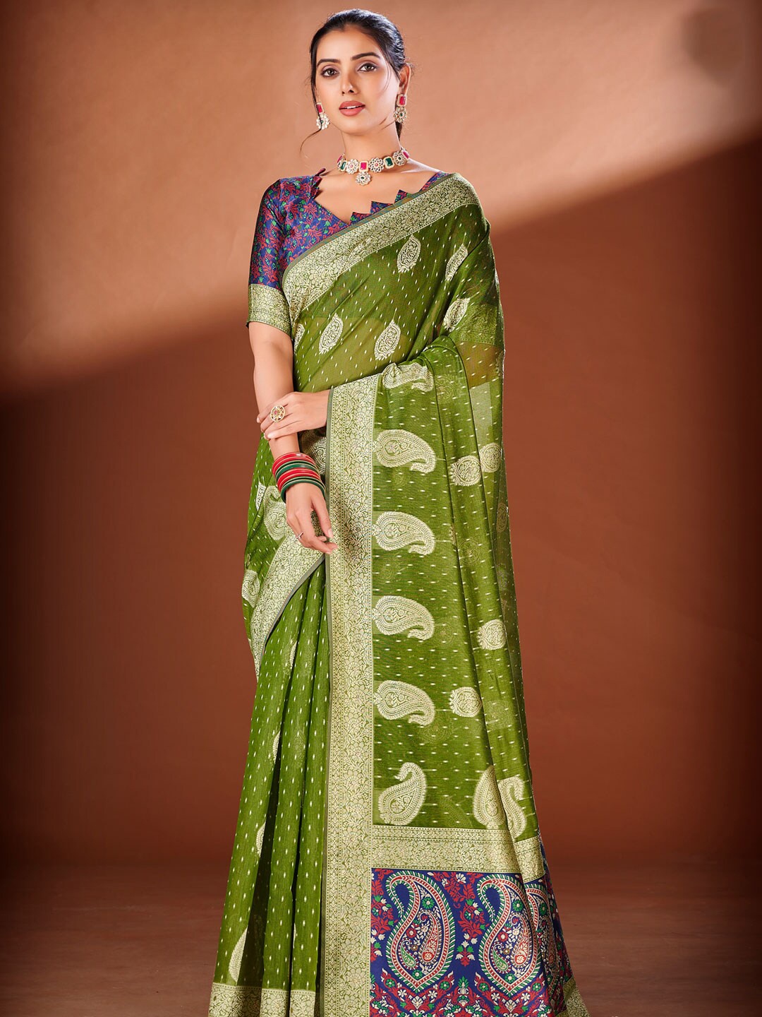 

KARAGIRI Paisley Woven Design Zari Saree, Green