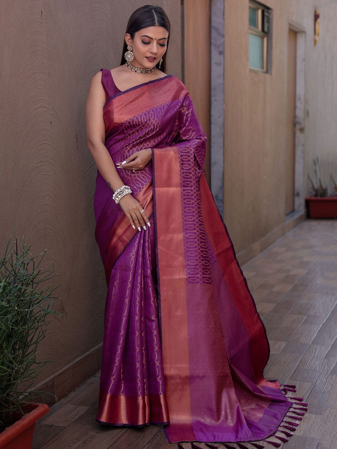 

KARAGIRI Ethnic Motif Woven Design Zari Kanjeevaram Saree, Pink