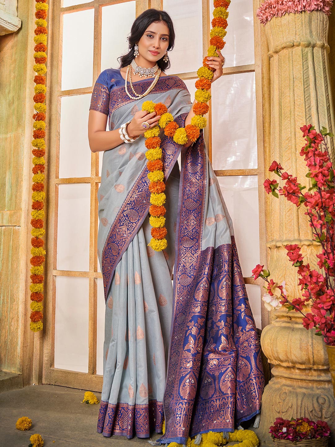 

KARAGIRI Ethnic Motif Cotton Blend Zari Saree With Blouse Piece, Grey