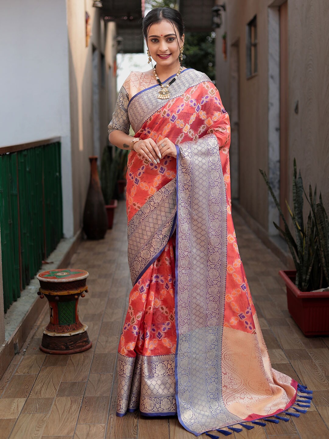 

KARAGIRI Ethnic Motif Woven Design Zari Banarasi Saree, Red