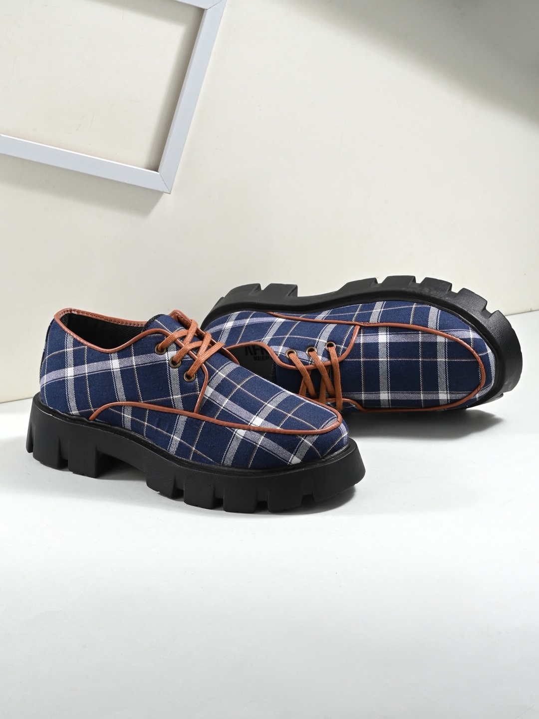AfroJack Women Checked Heeled Derbys, Navy blue