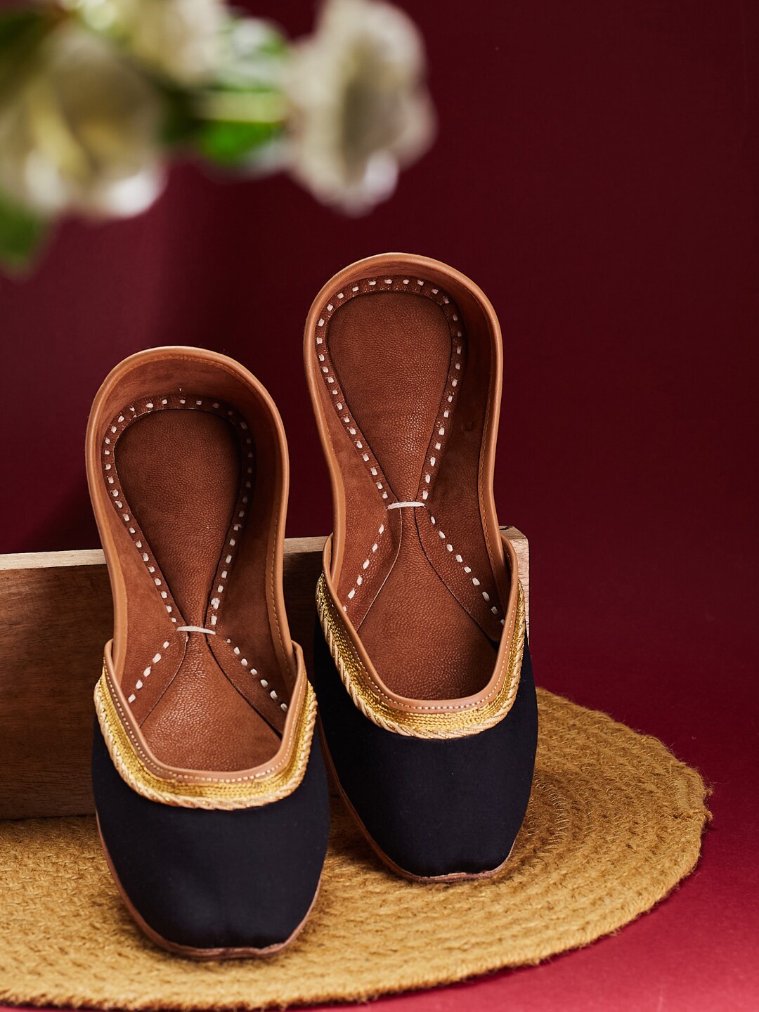

Fabindia Women Embroidered Leather Ethnic Mojaris, Black