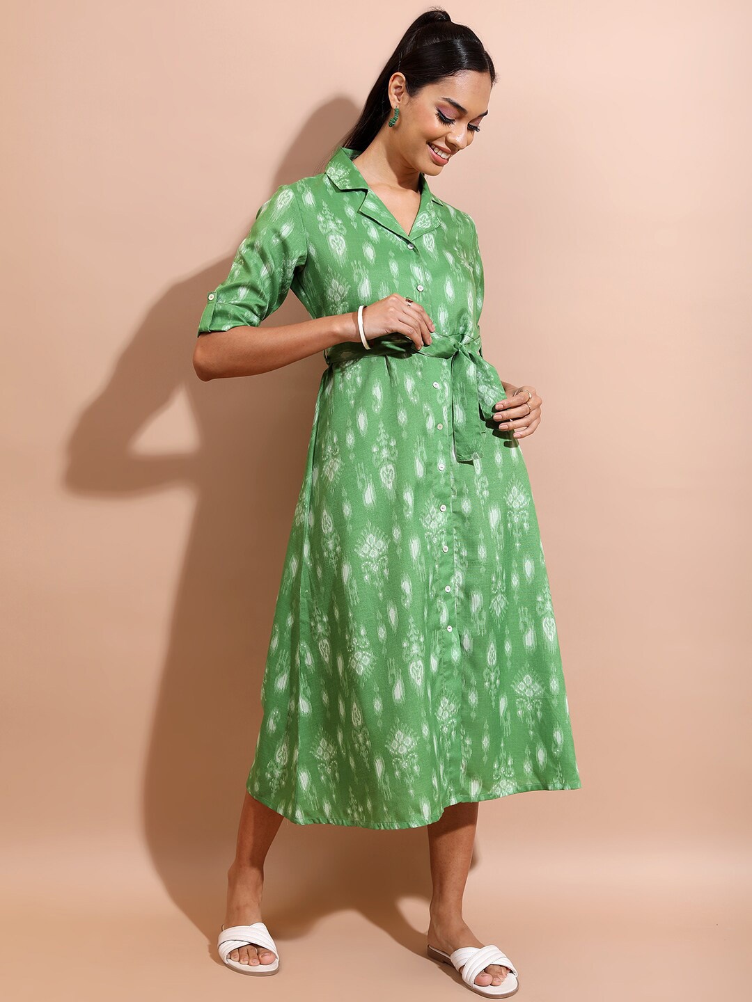 

Vishudh Green Ethnic Motifs Printed Spread Collar Shirt Midi Dress