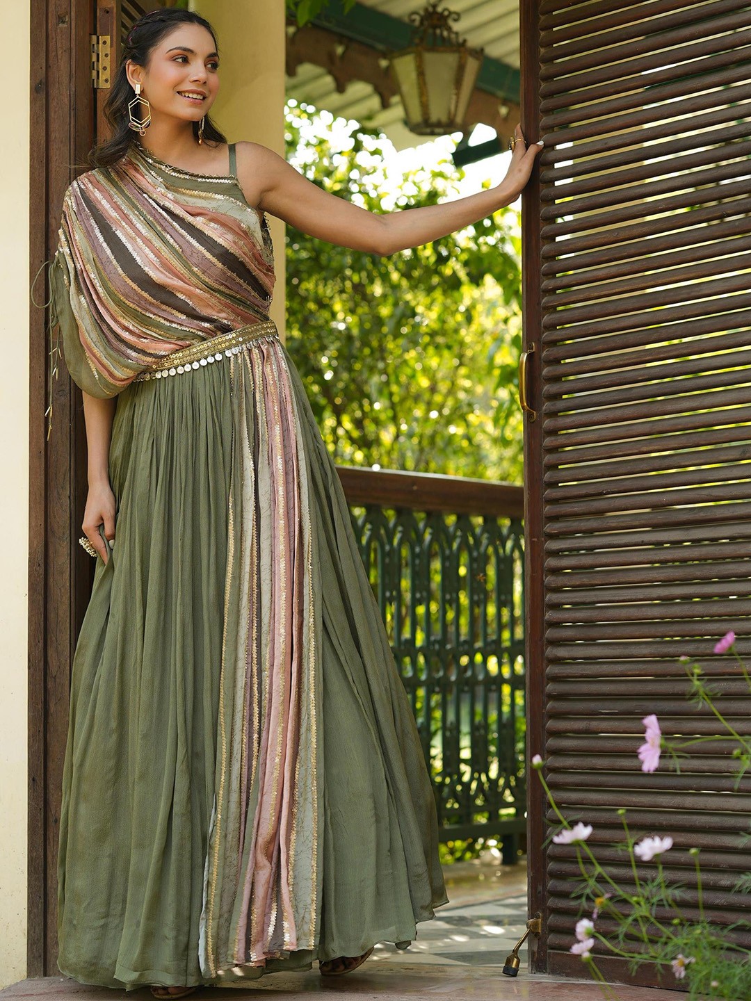 

SCAKHI Sequinned Fit & Flared Maxi With One-Shoulder Cape & Belt, Green