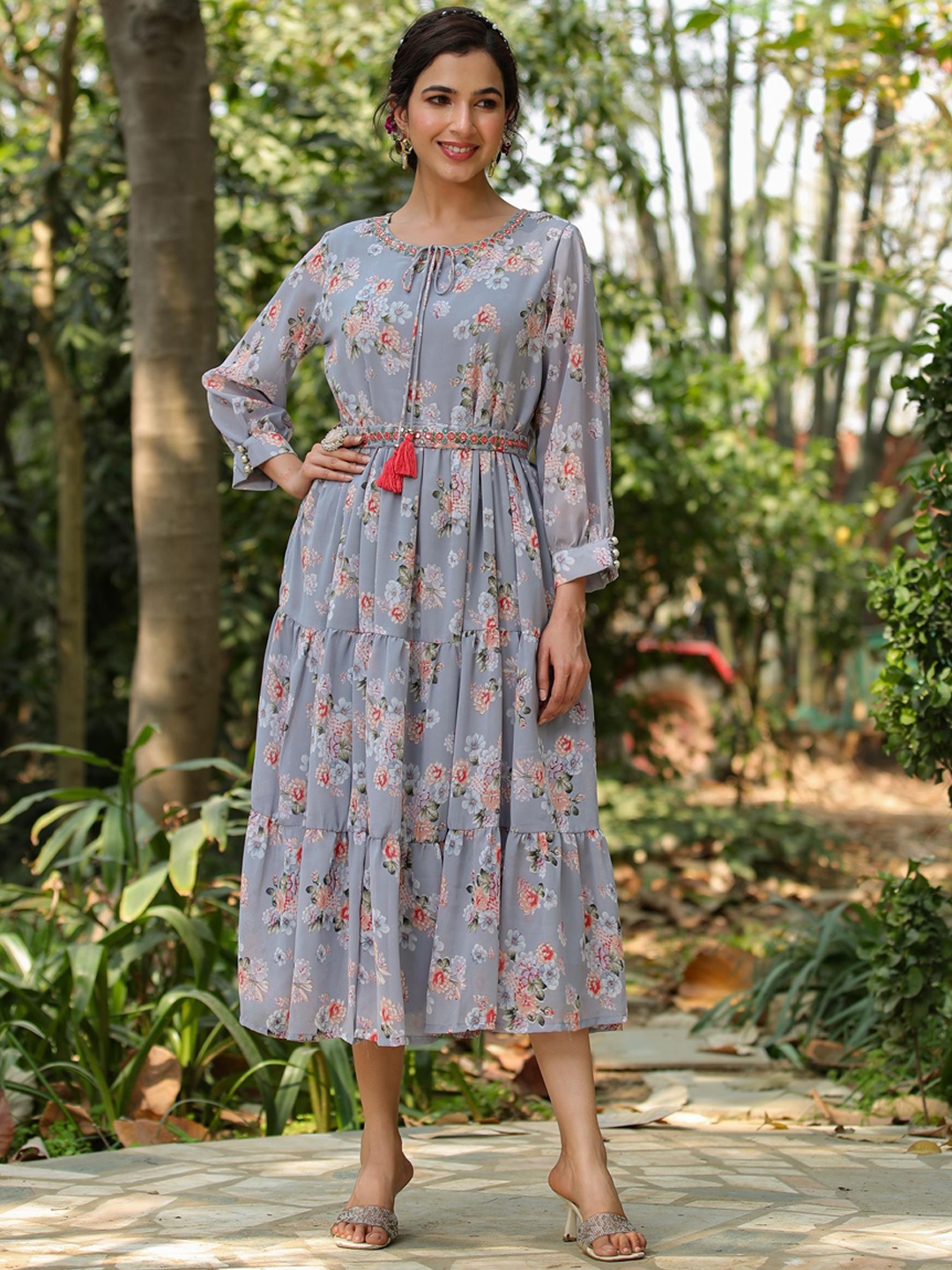 

SCAKHI Floral Printed Georgette Tiered Ethnic Dress With Belt, Grey