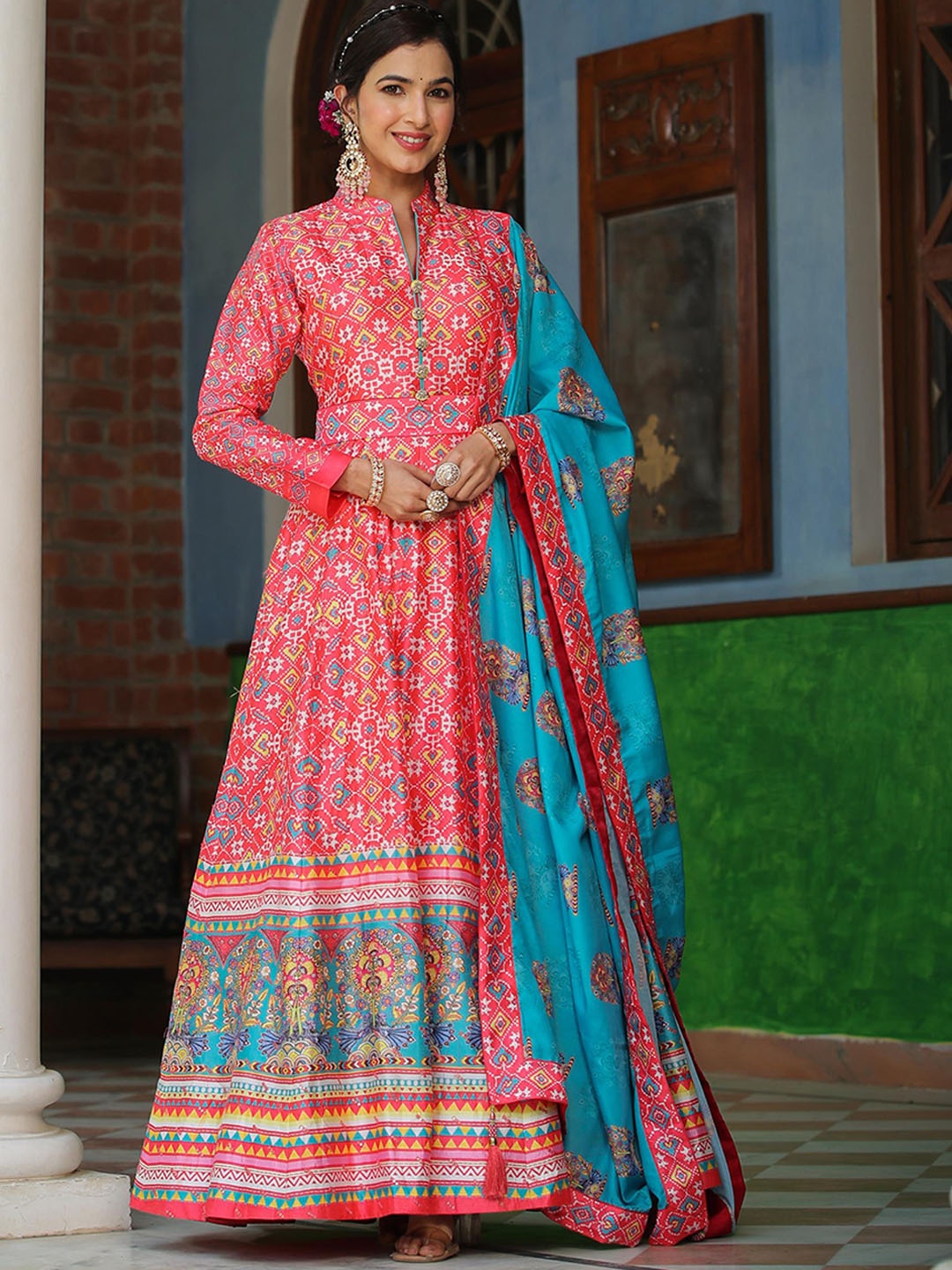 

SCAKHI Ethnic Motifs Printed Mandarin Collar A-Line Ethnic Dress With Dupatta, Pink