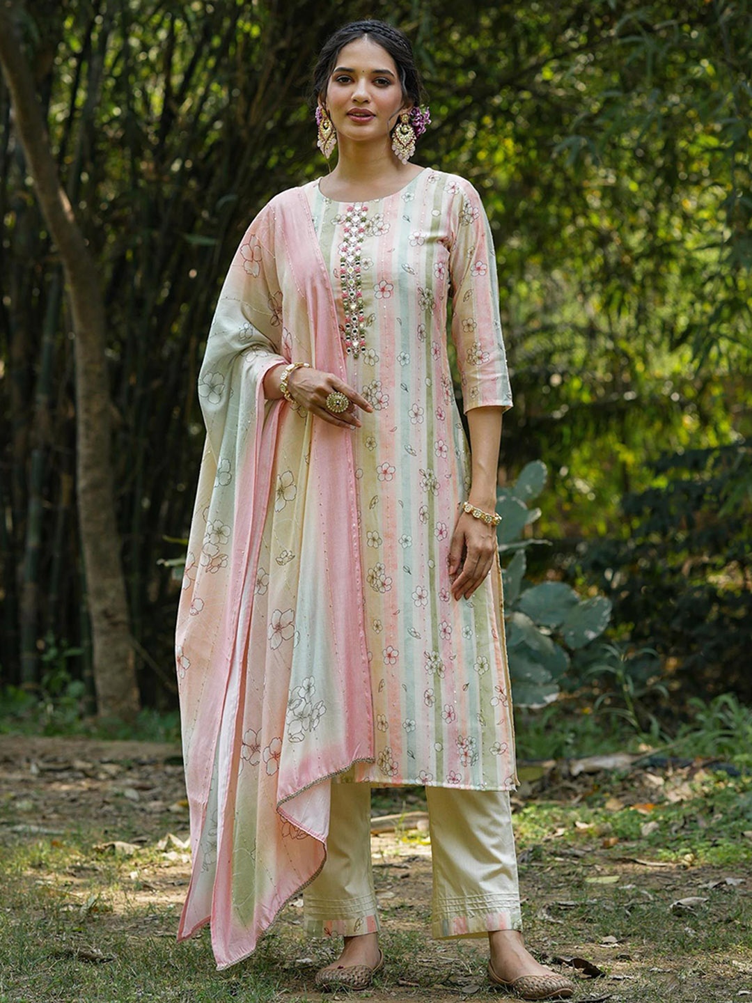 

SCAKHI Floral Printed Sequinned Kurta With Trousers & Dupatta, Pink