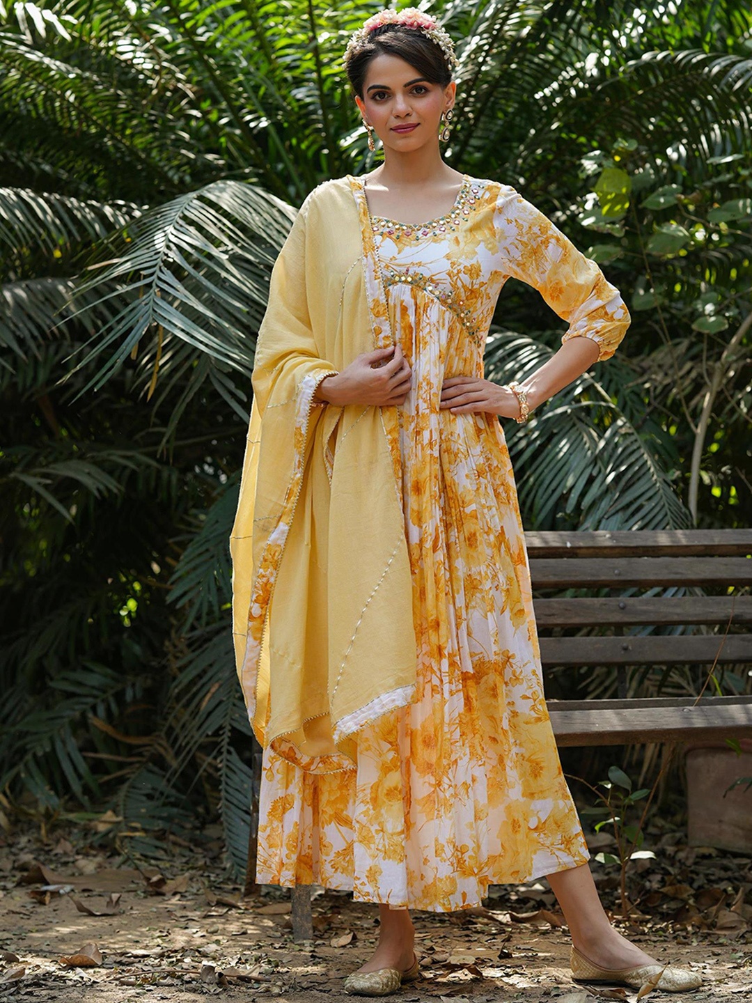 

SCAKHI Floral Printed Ethnic Dress With Dupatta, Yellow