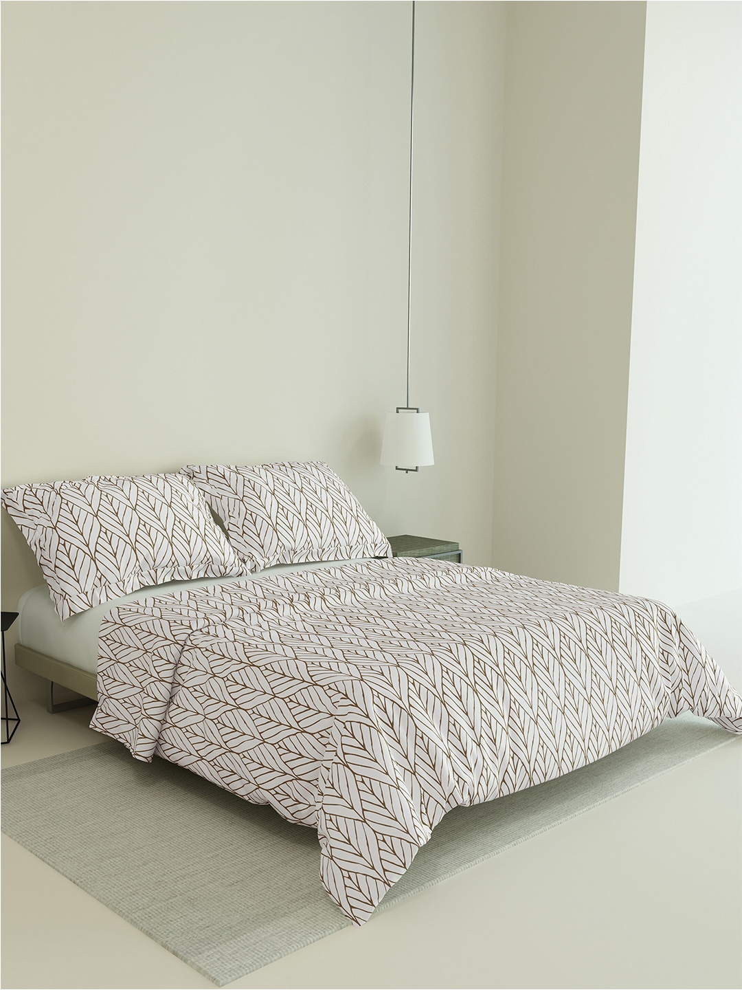 

LABHAM Easy Living White & Brown Printed 180 TC Cotton King Bedsheet & 2 Pillow Covers