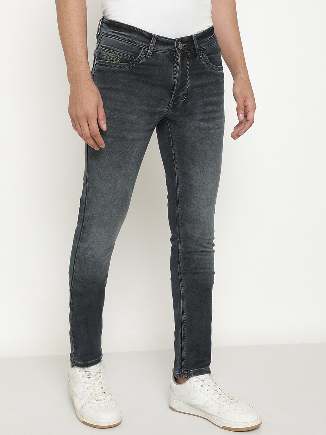 

Octave Men Mid-Rise Dark Shade Light Fade Clean Look Stretchable Jeans, Black