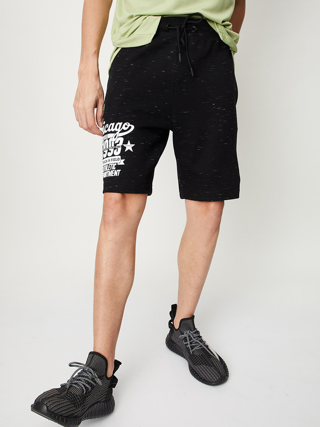 

max Men Mid-Rise Printed Shorts, Black